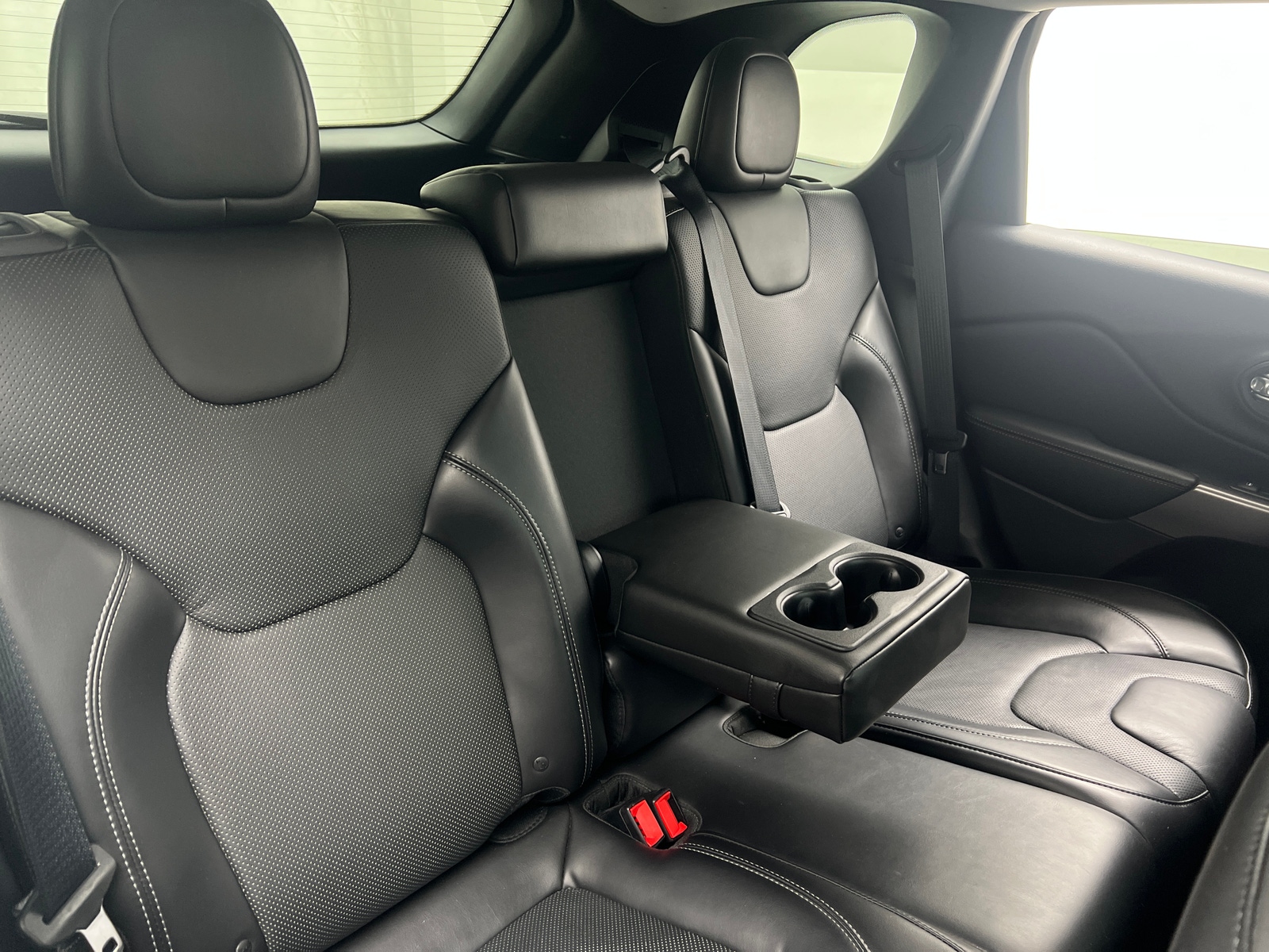 Thumbnail: 2019 Jeep Cherokee - 5