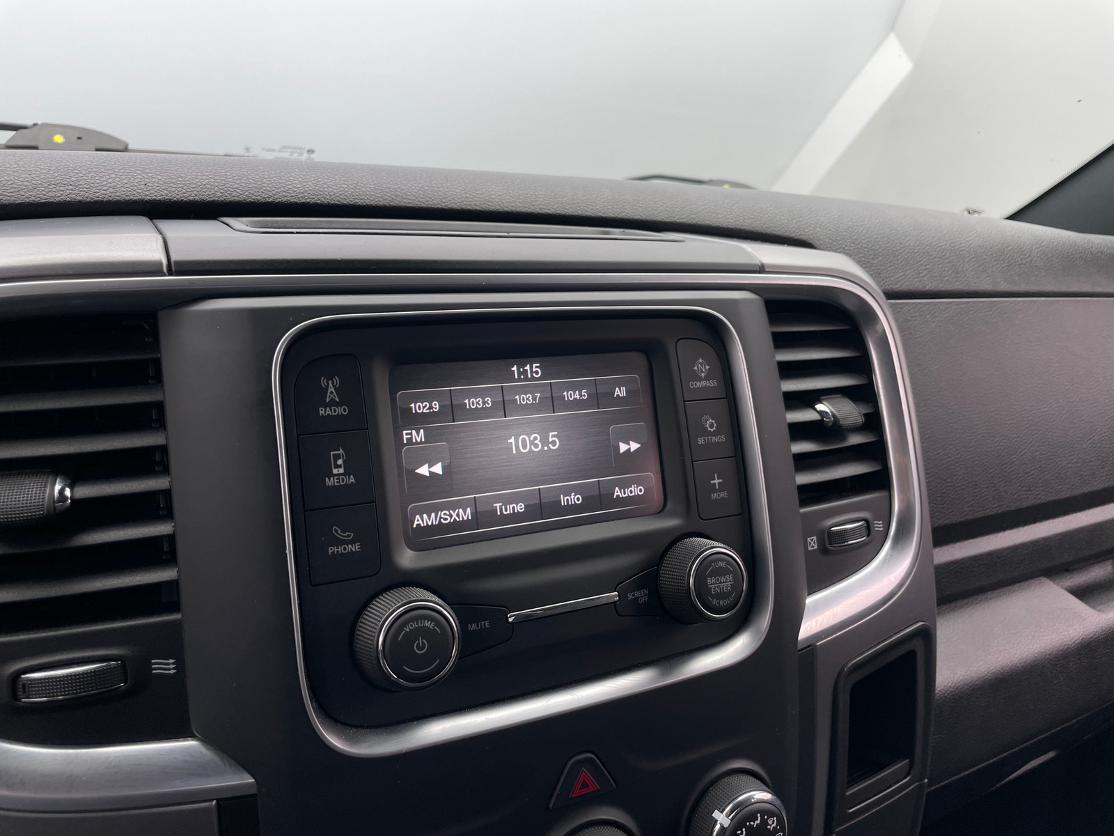 Thumbnail: 2022 RAM 1500 Classic - 4