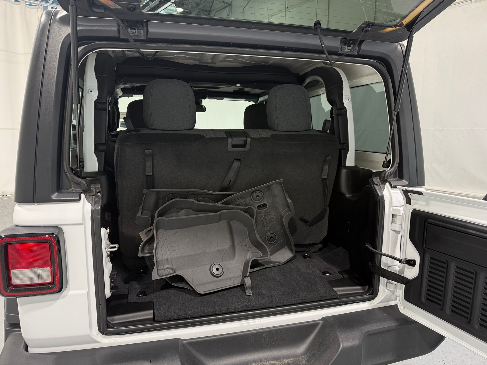 Thumbnail: 2024 Jeep Wrangler - 7