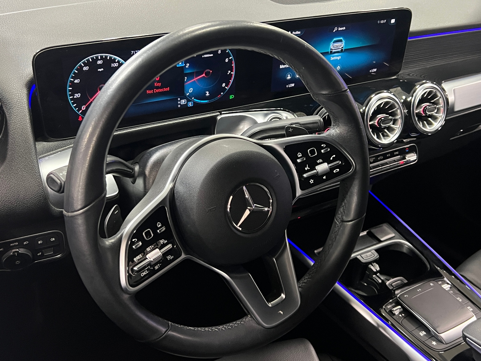 Thumbnail: 2023 Mercedes-Benz GLB - 4