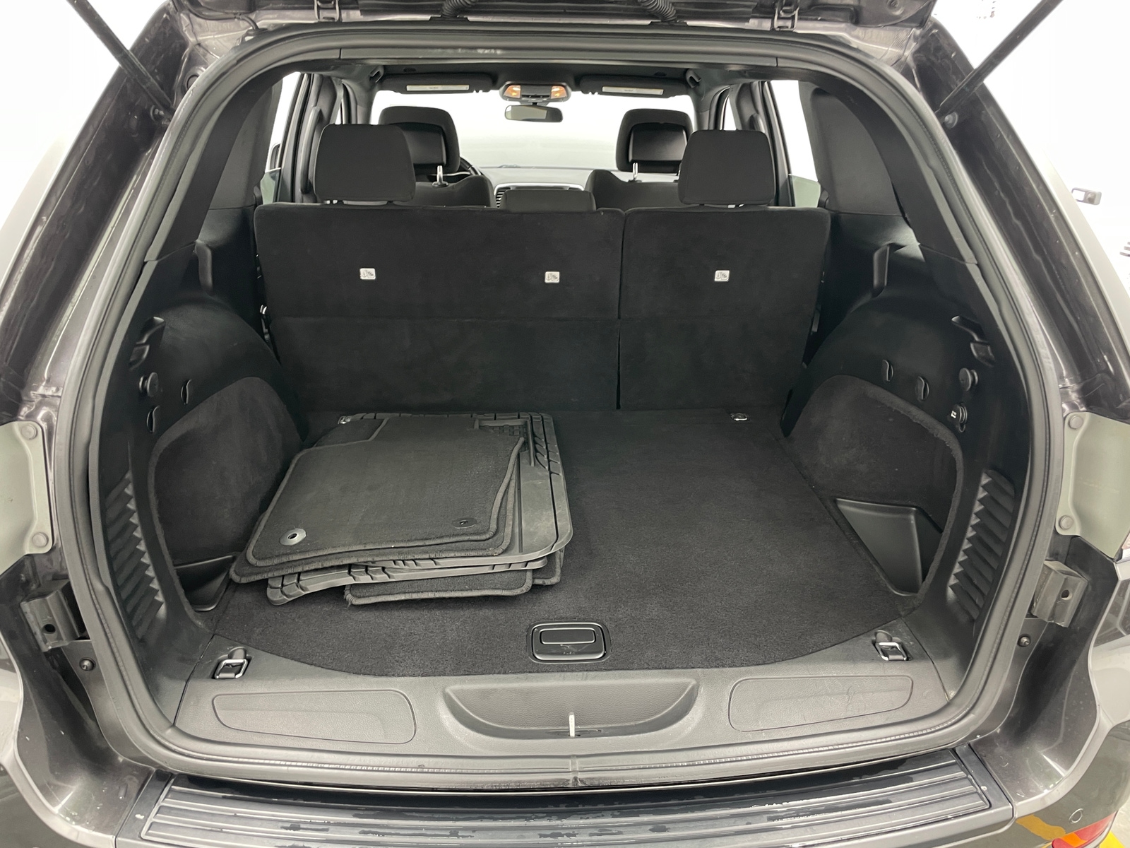 Thumbnail: 2019 Jeep Grand Cherokee - 7