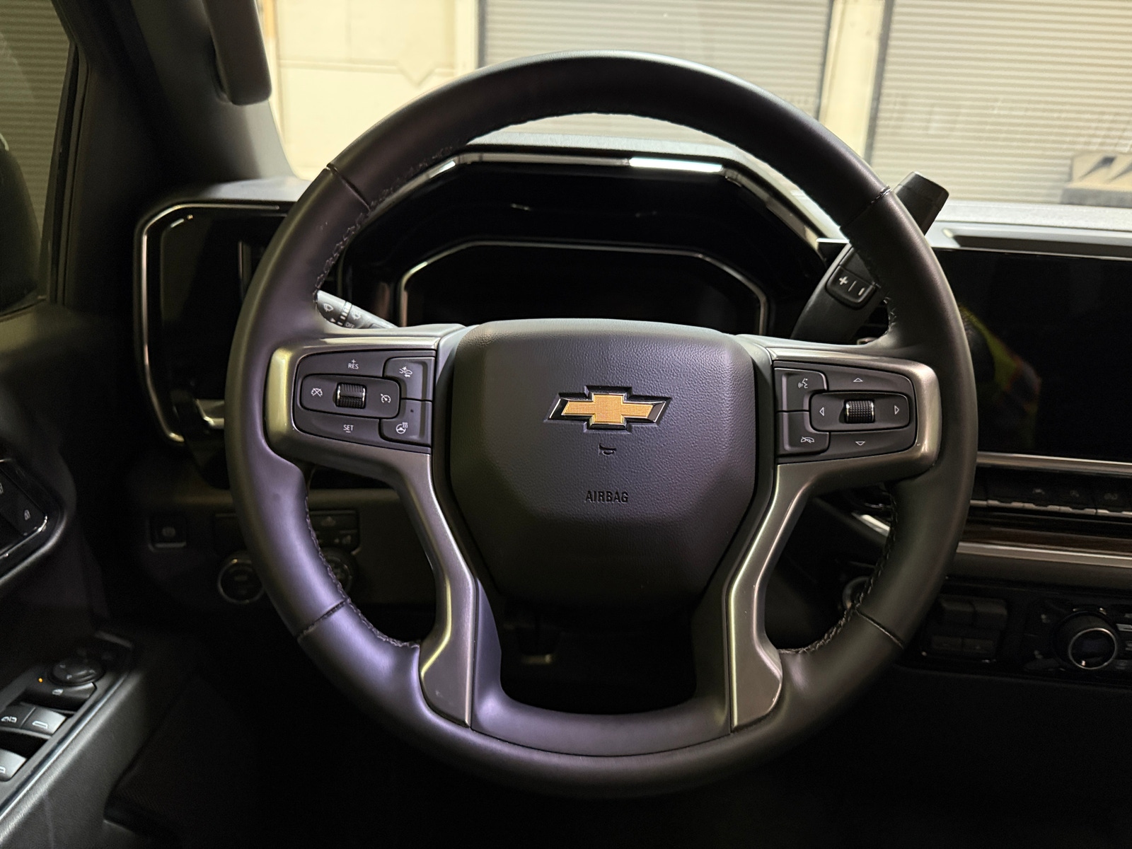 Thumbnail: 2025 Chevrolet Silverado 1500 - 5
