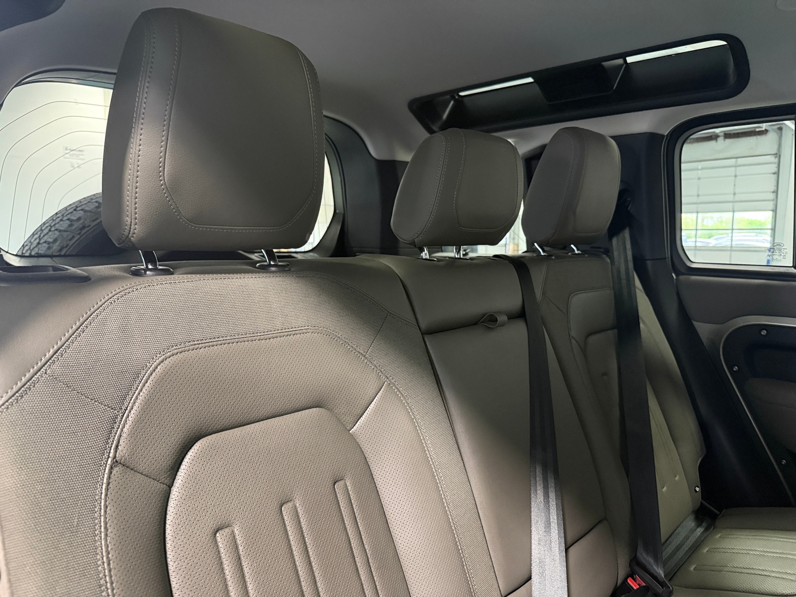 Thumbnail: 2020 Land Rover Defender - 5