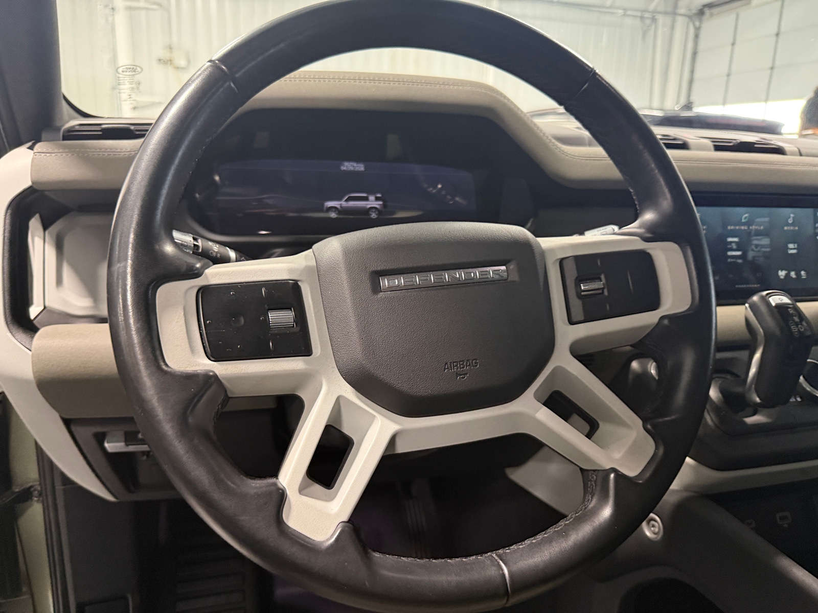 Thumbnail: 2020 Land Rover Defender - 4
