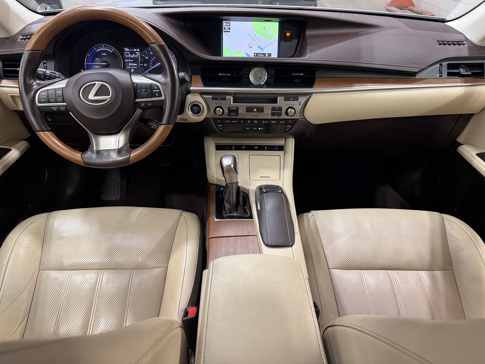 Thumbnail: 2017 Lexus ES - 2