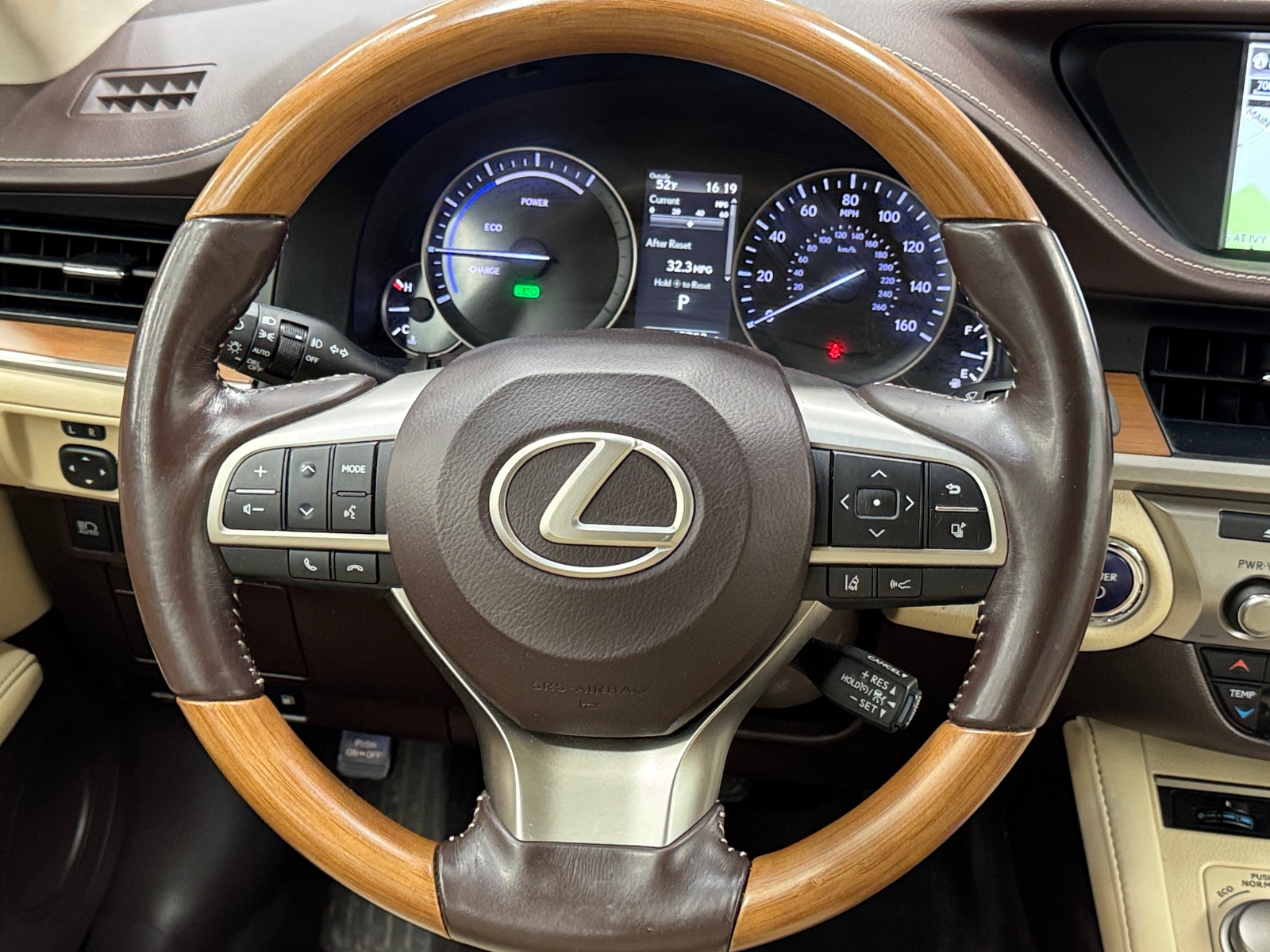 Thumbnail: 2017 Lexus ES - 4