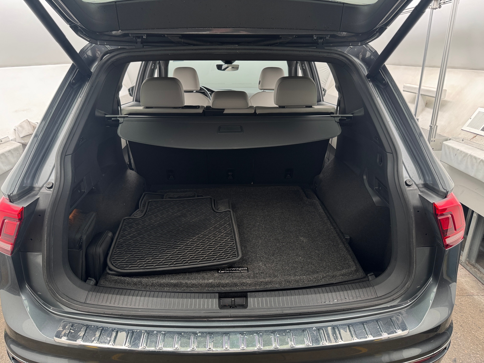 Thumbnail: 2021 Volkswagen Tiguan - 6