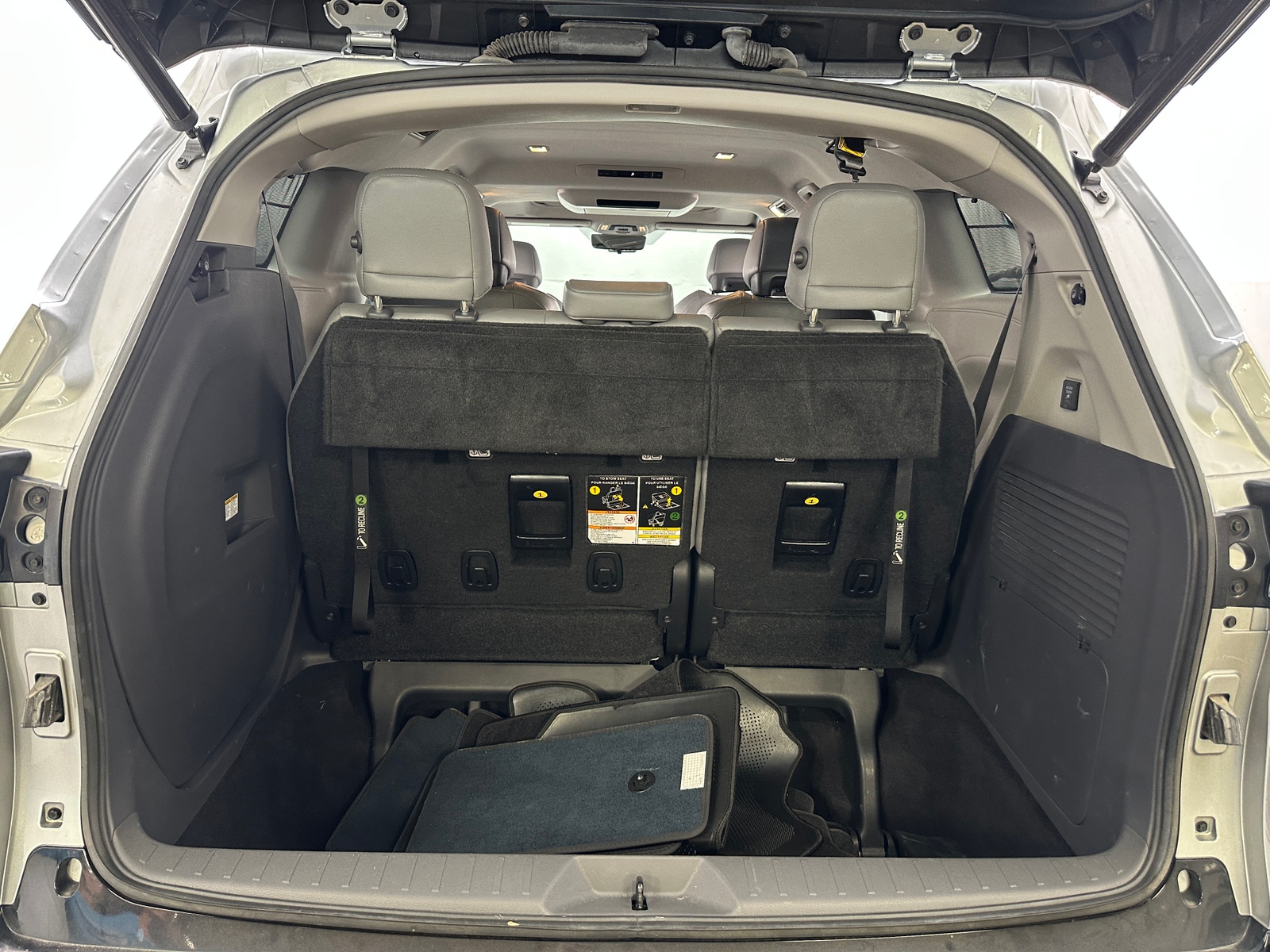 Thumbnail: 2021 Toyota Sienna - 6