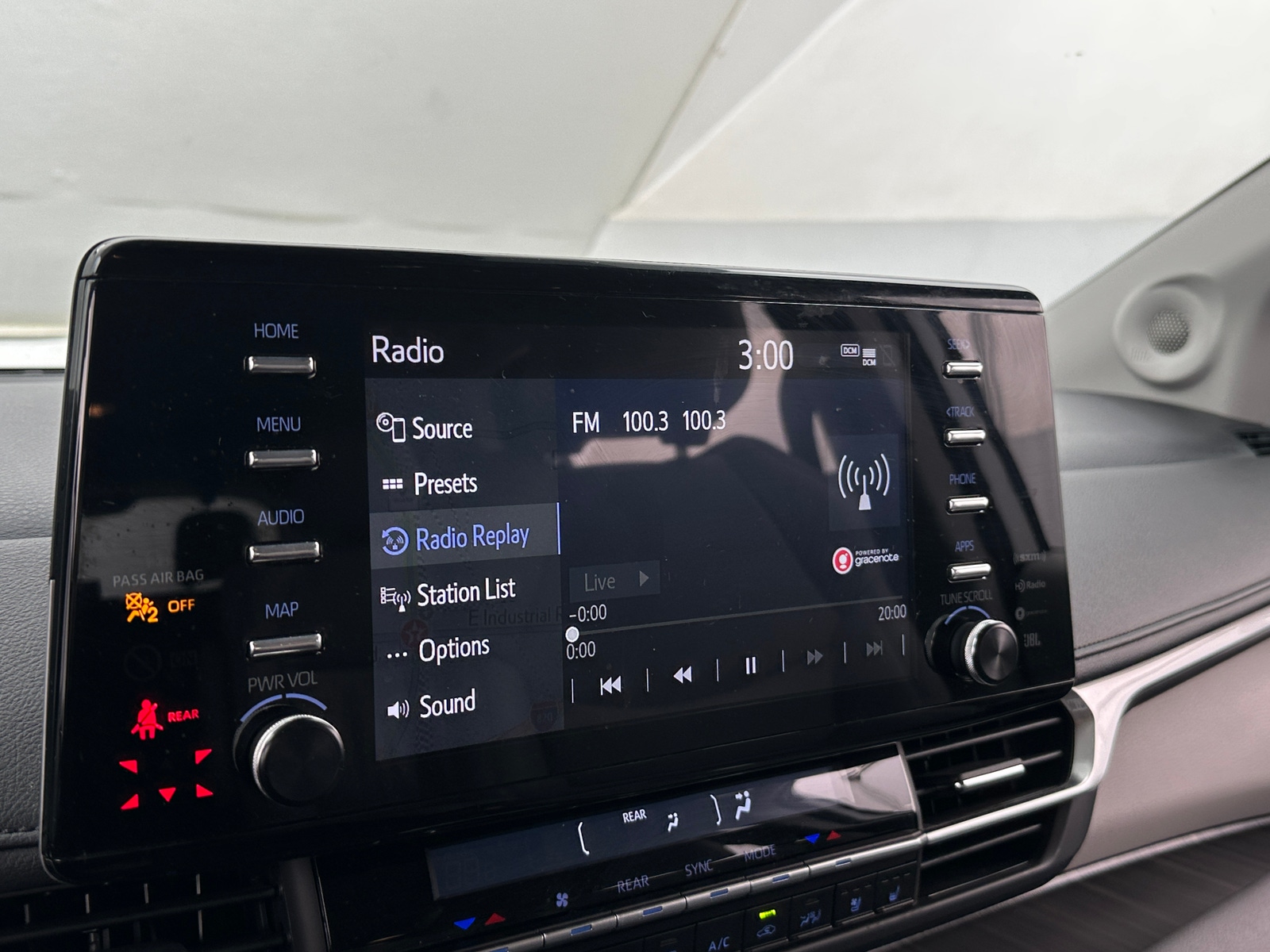 Thumbnail: 2021 Toyota Sienna - 3