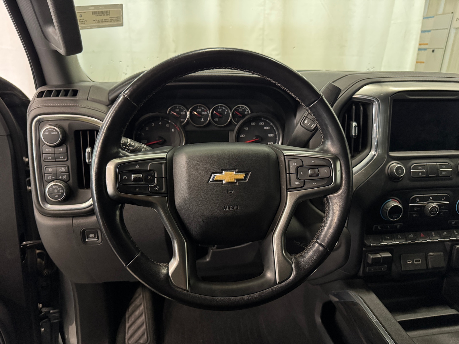 Thumbnail: 2021 Chevrolet Silverado 1500 - 4