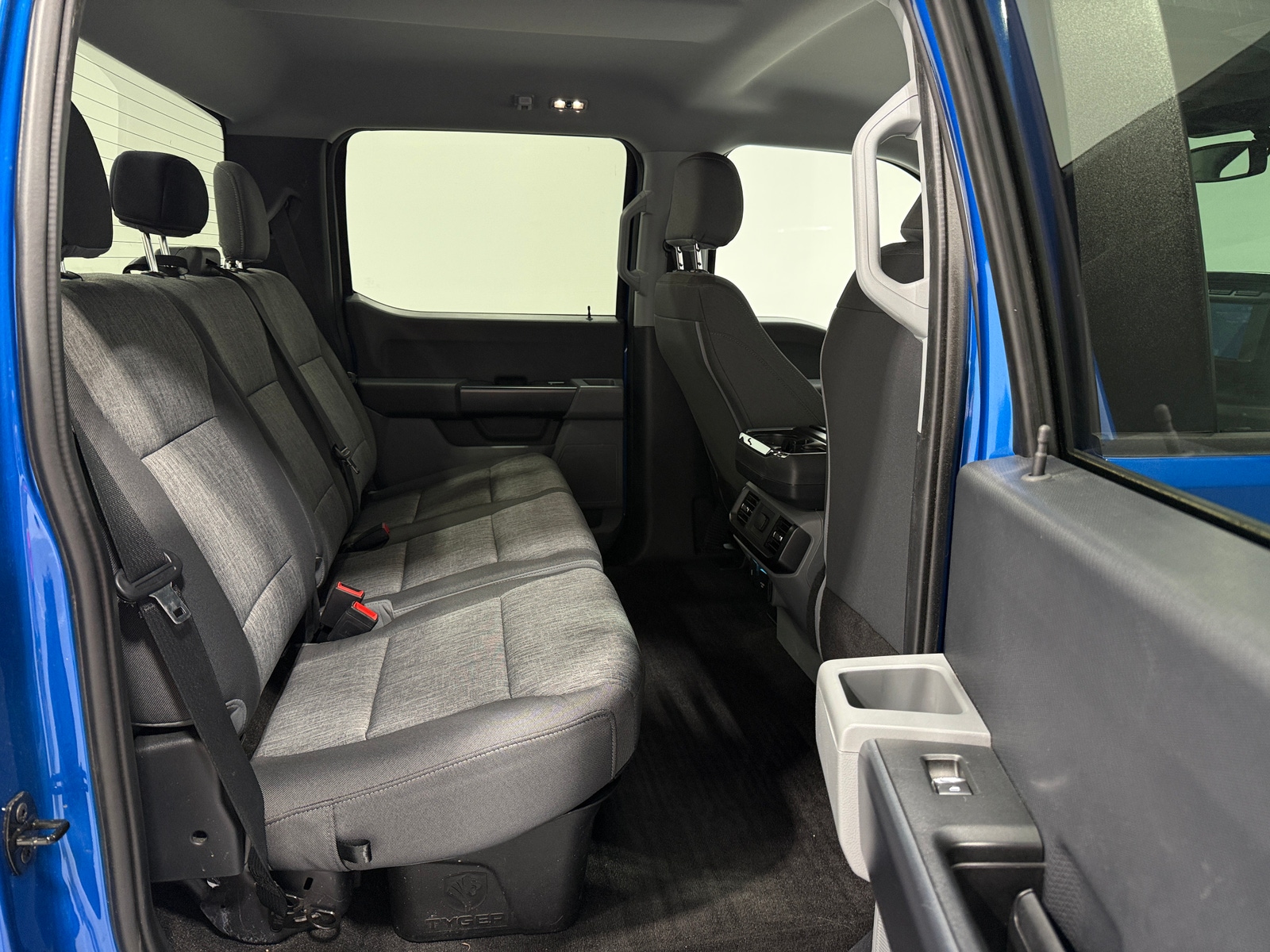 Thumbnail: 2021 Ford Econoline - 6