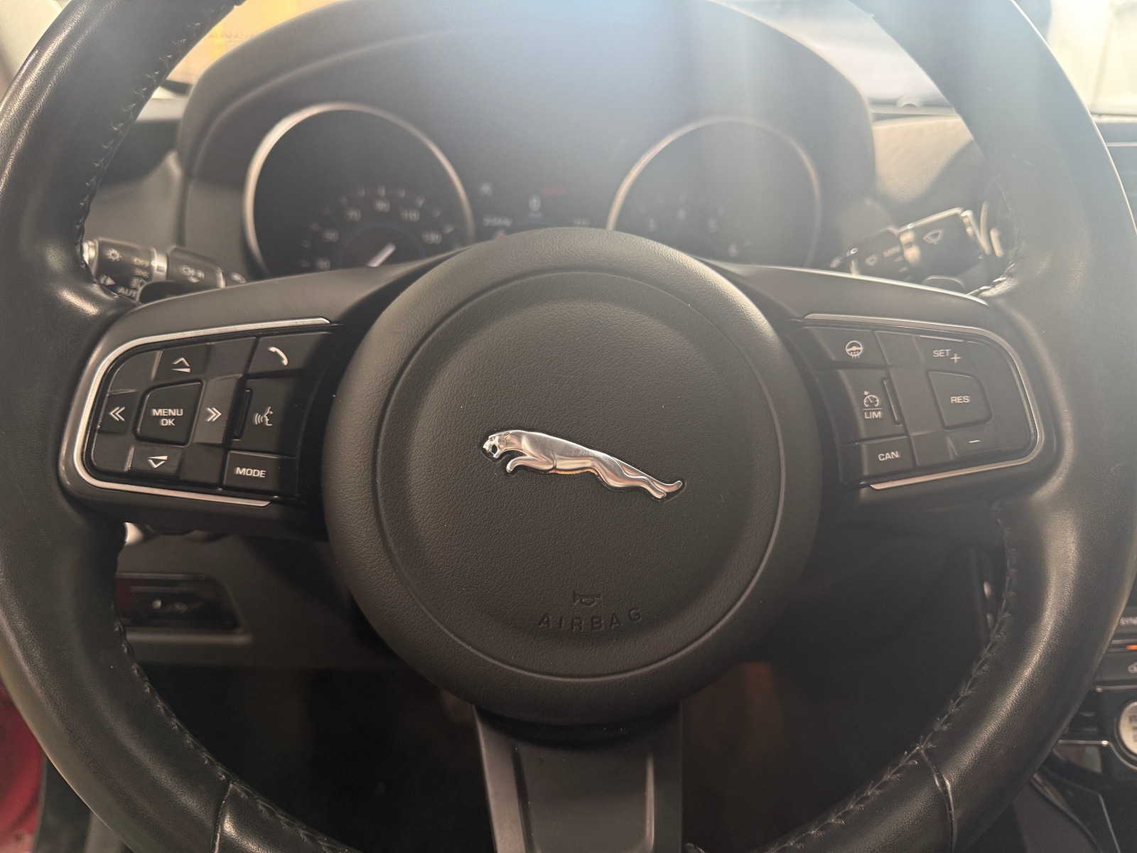 Thumbnail: 2018 Jaguar XE - 4