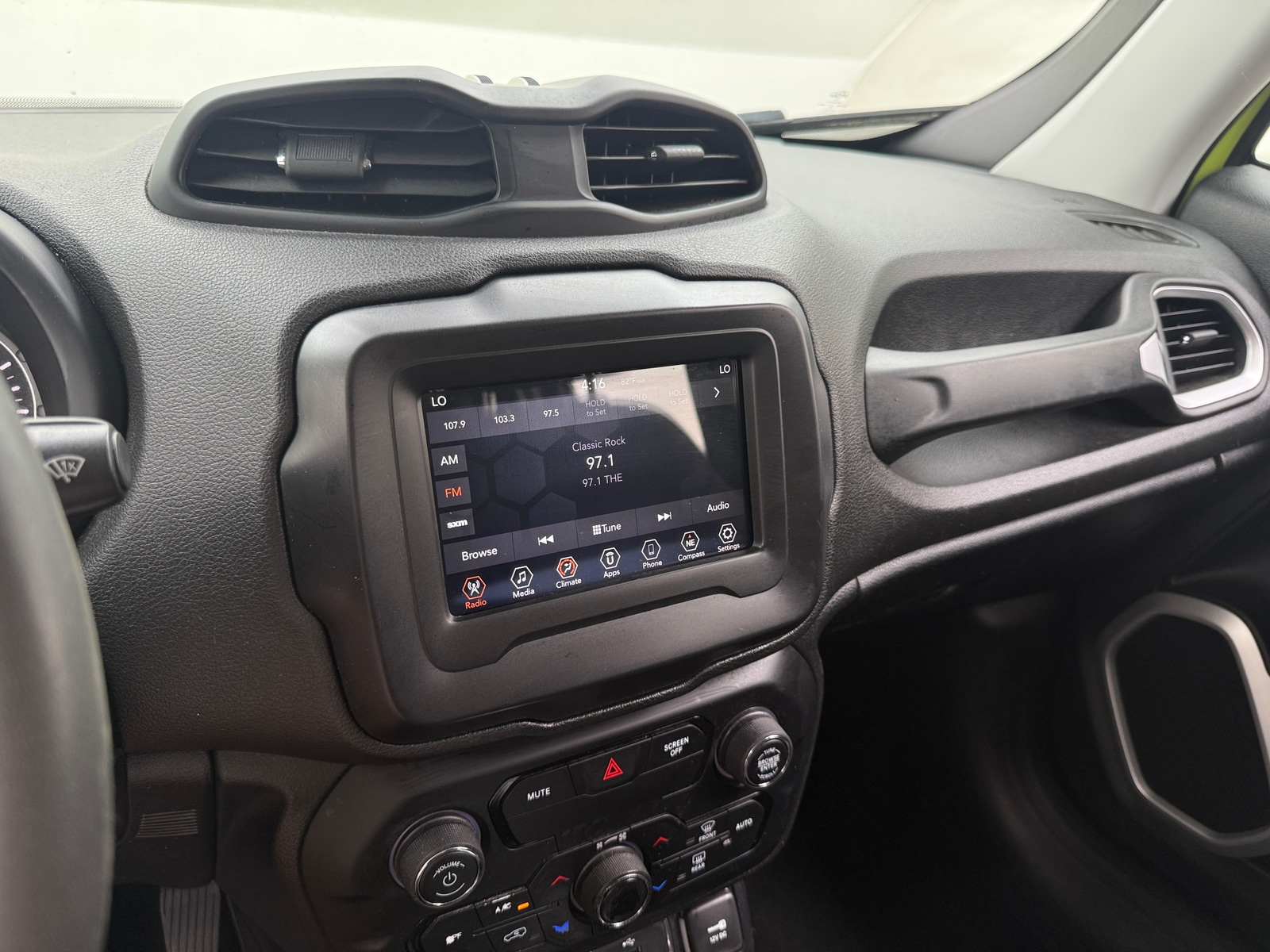 Thumbnail: 2018 Jeep Renegade - 4