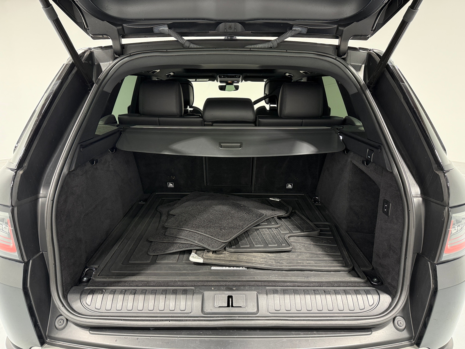 Thumbnail: 2020 Land Rover Range Rover Sport - 6