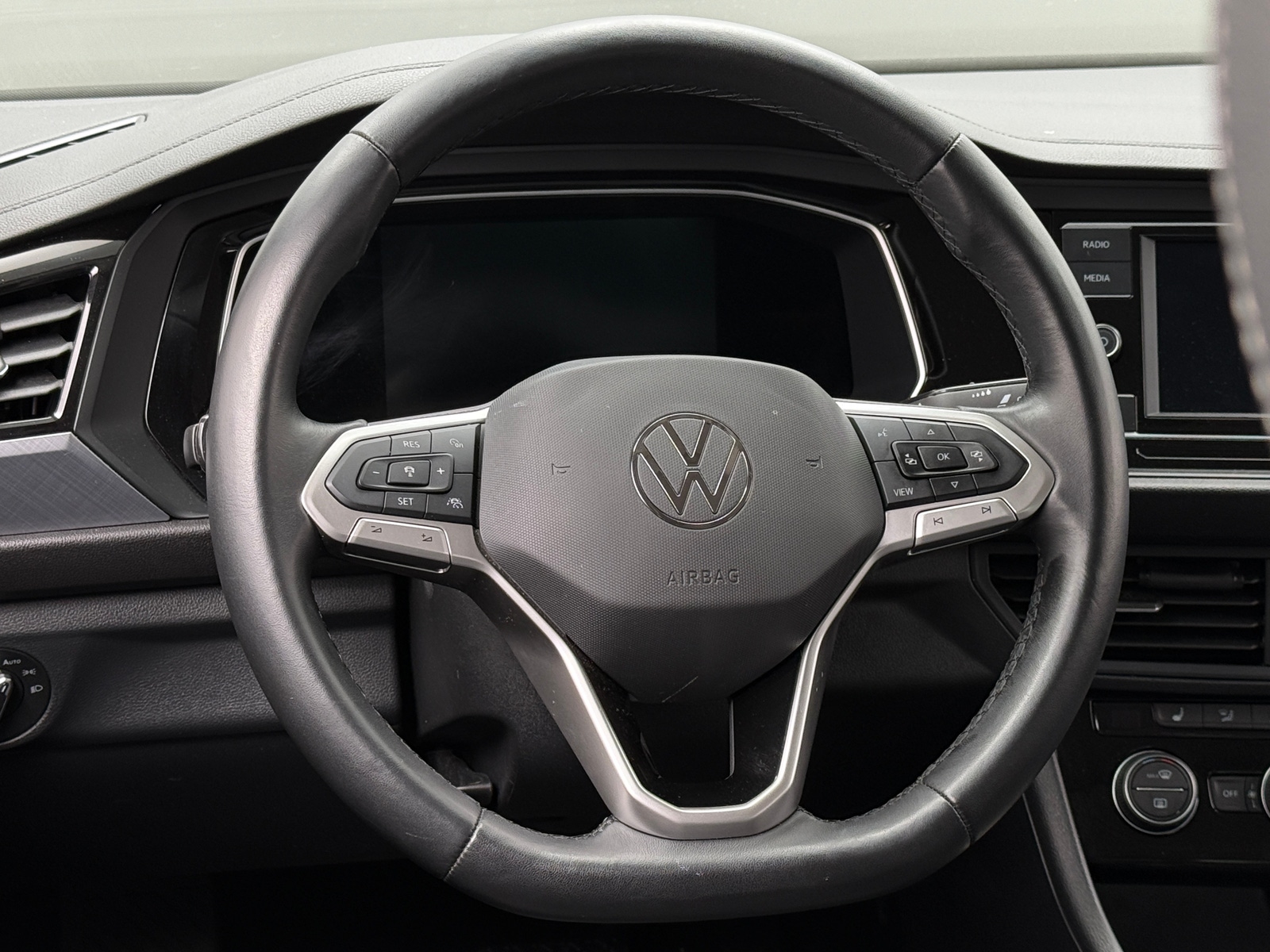 Thumbnail: 2022 Volkswagen Jetta - 4