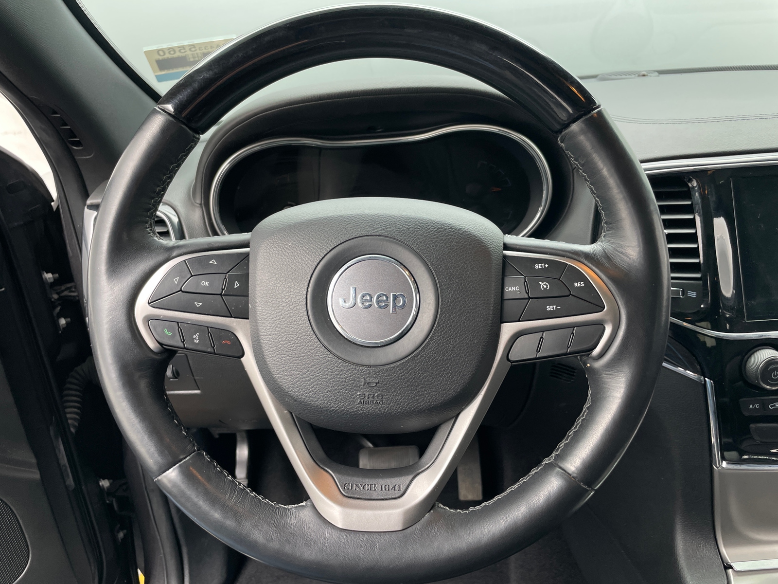Thumbnail: 2019 Jeep Grand Cherokee - 4