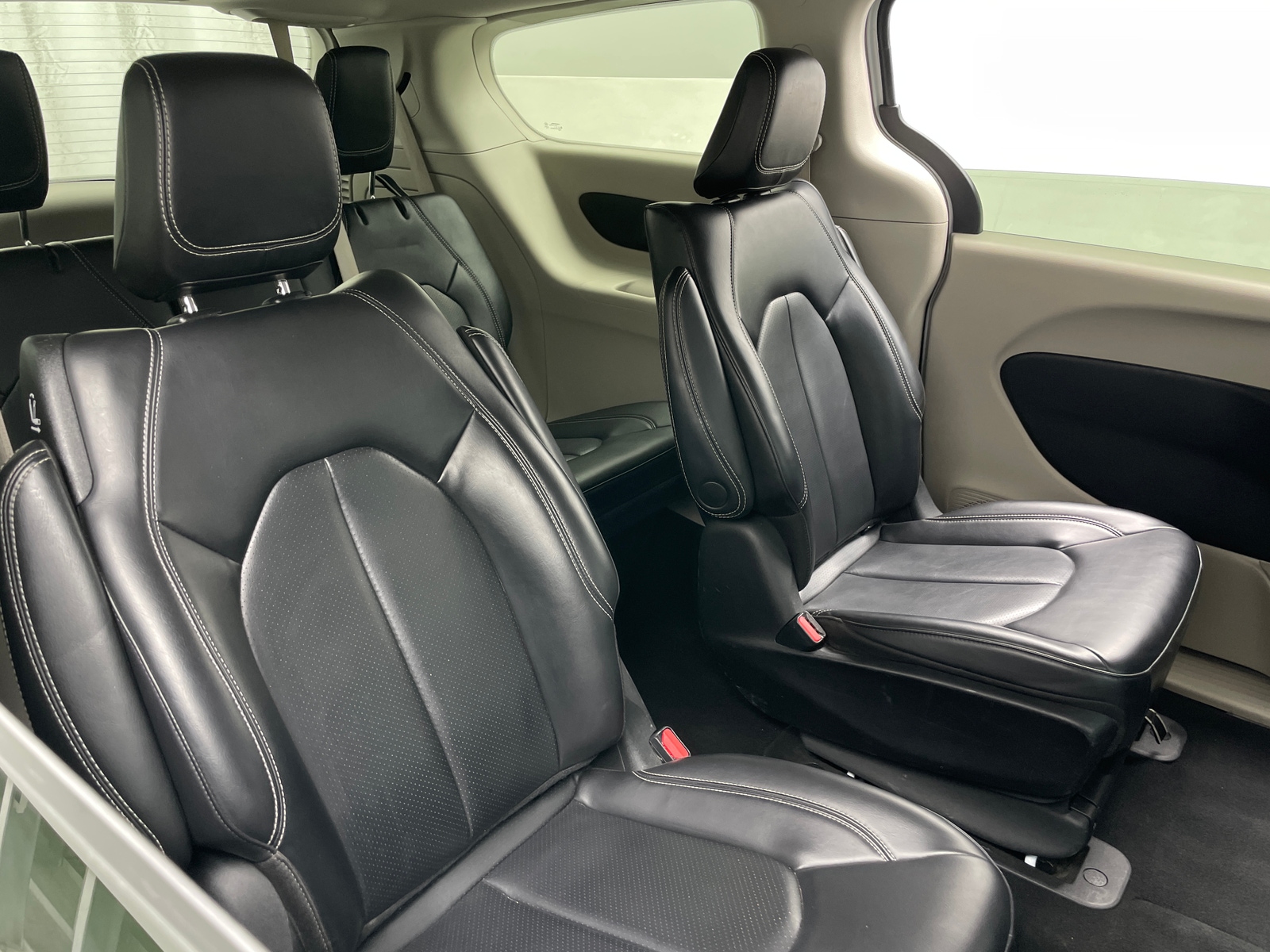Thumbnail: 2023 Chrysler Pacifica - 5