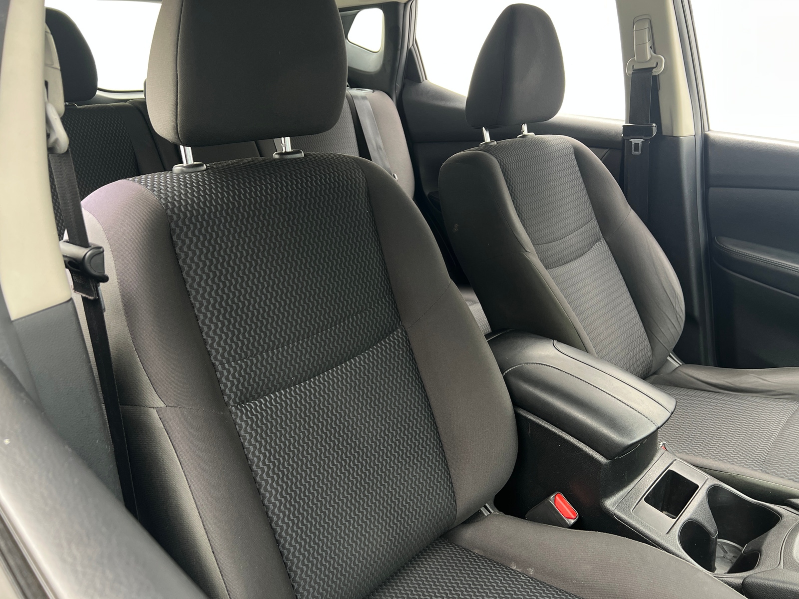 Thumbnail: 2018 Nissan Rogue Sport - 2