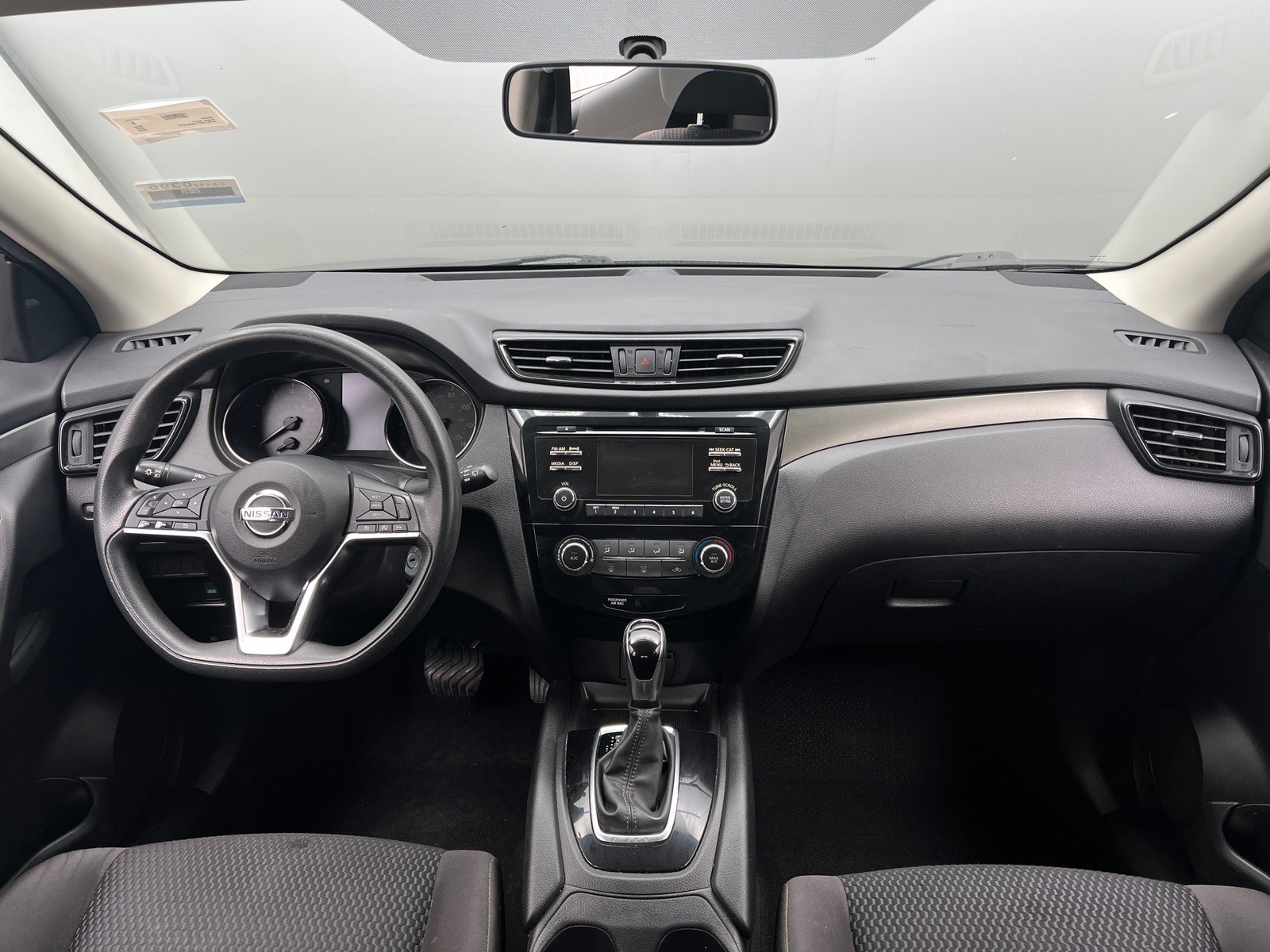 Thumbnail: 2018 Nissan Rogue Sport - 3