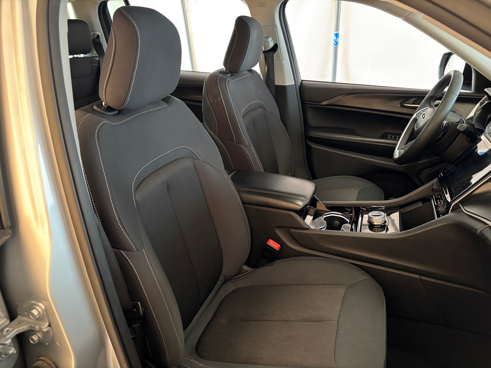 Thumbnail: 2023 Jeep Grand Cherokee L - 2