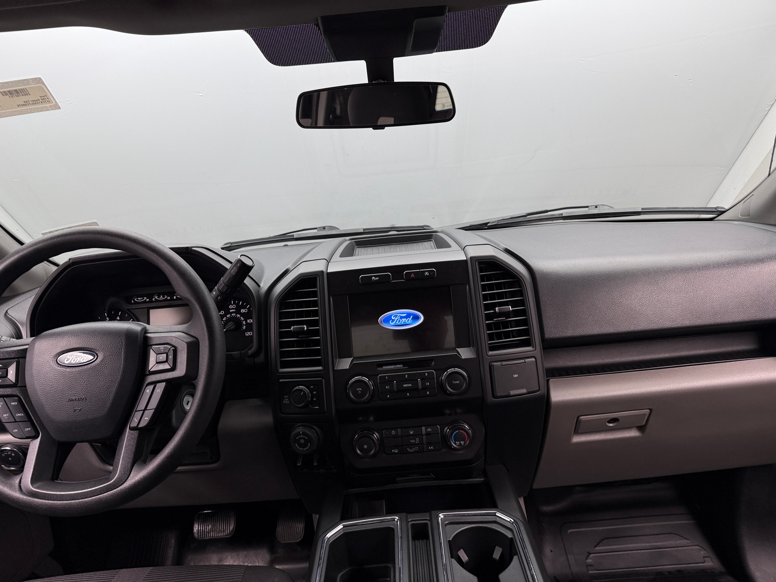 Thumbnail: 2020 Ford Econoline - 3