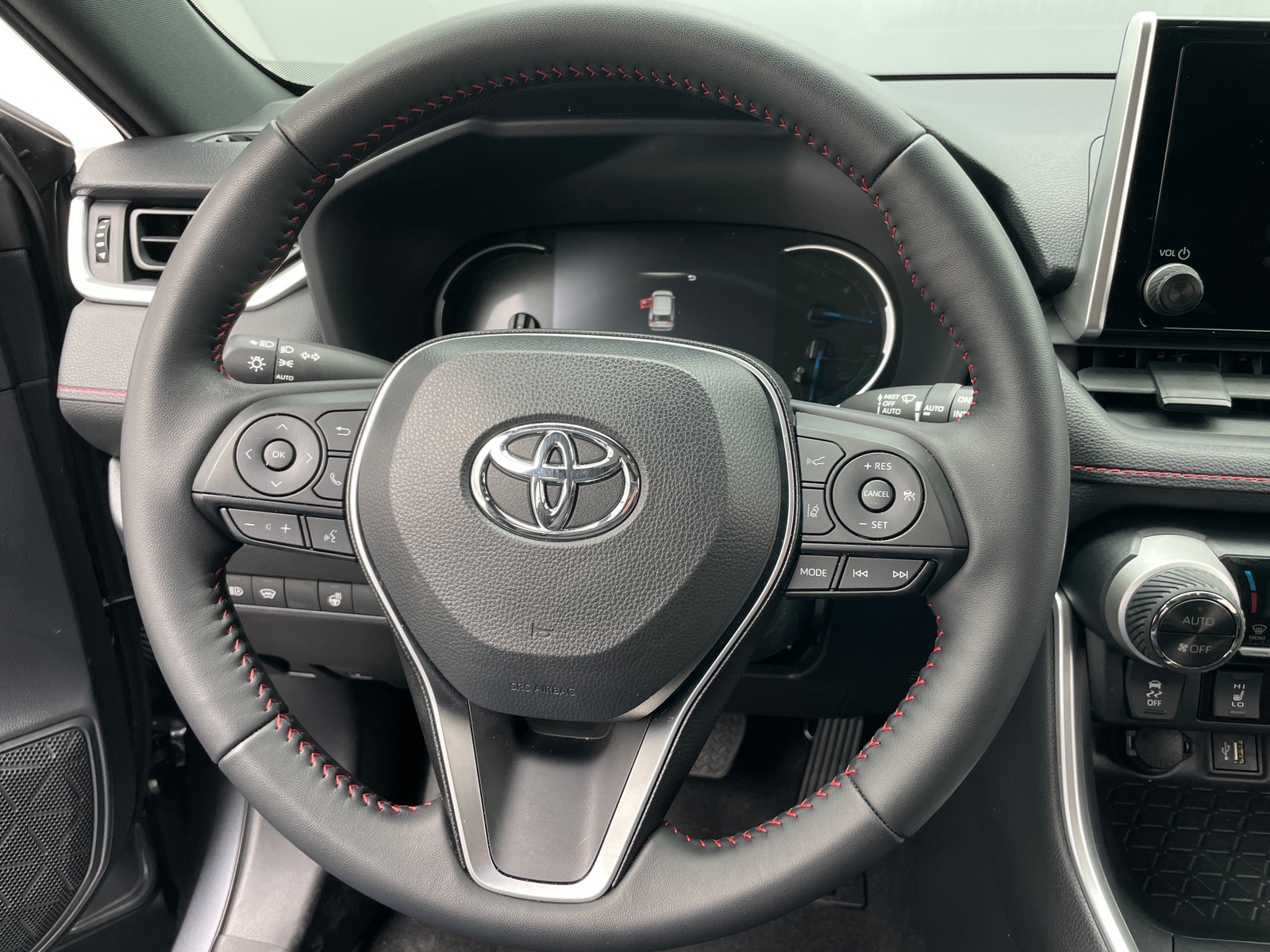 Thumbnail: 2025 Toyota RAV4 - 5