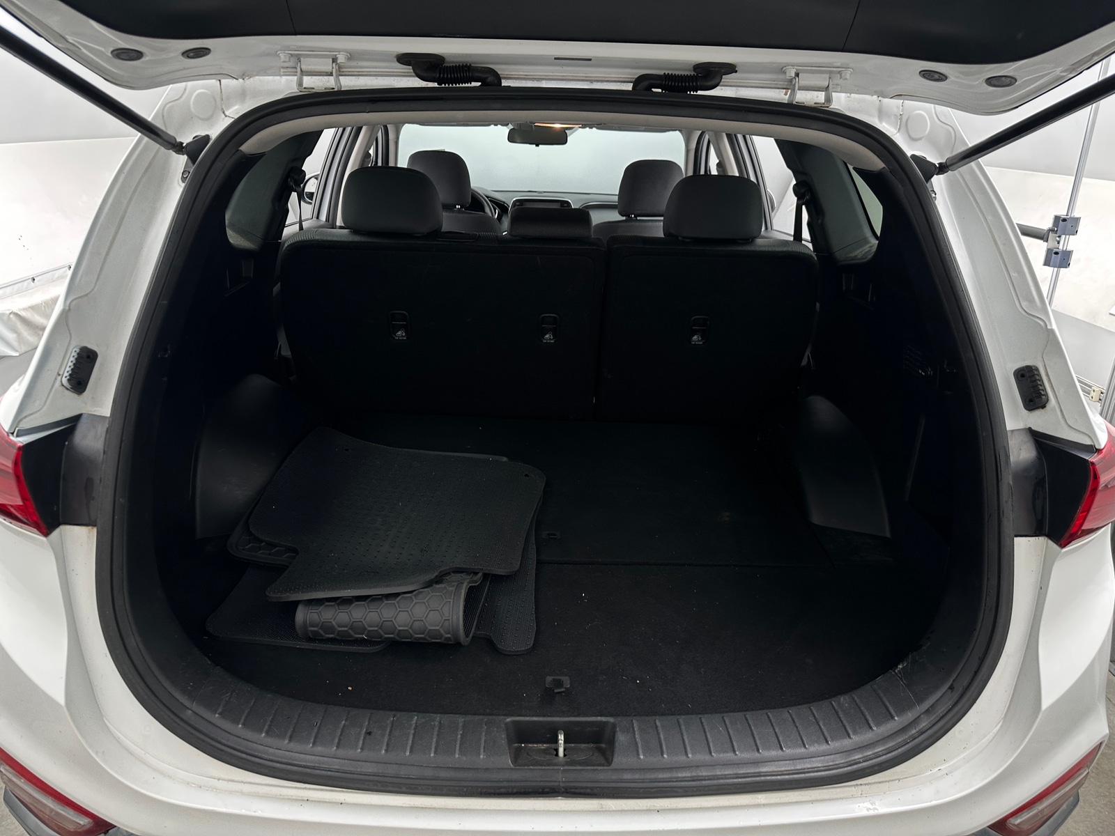 Thumbnail: 2019 Hyundai Santa Fe - 7