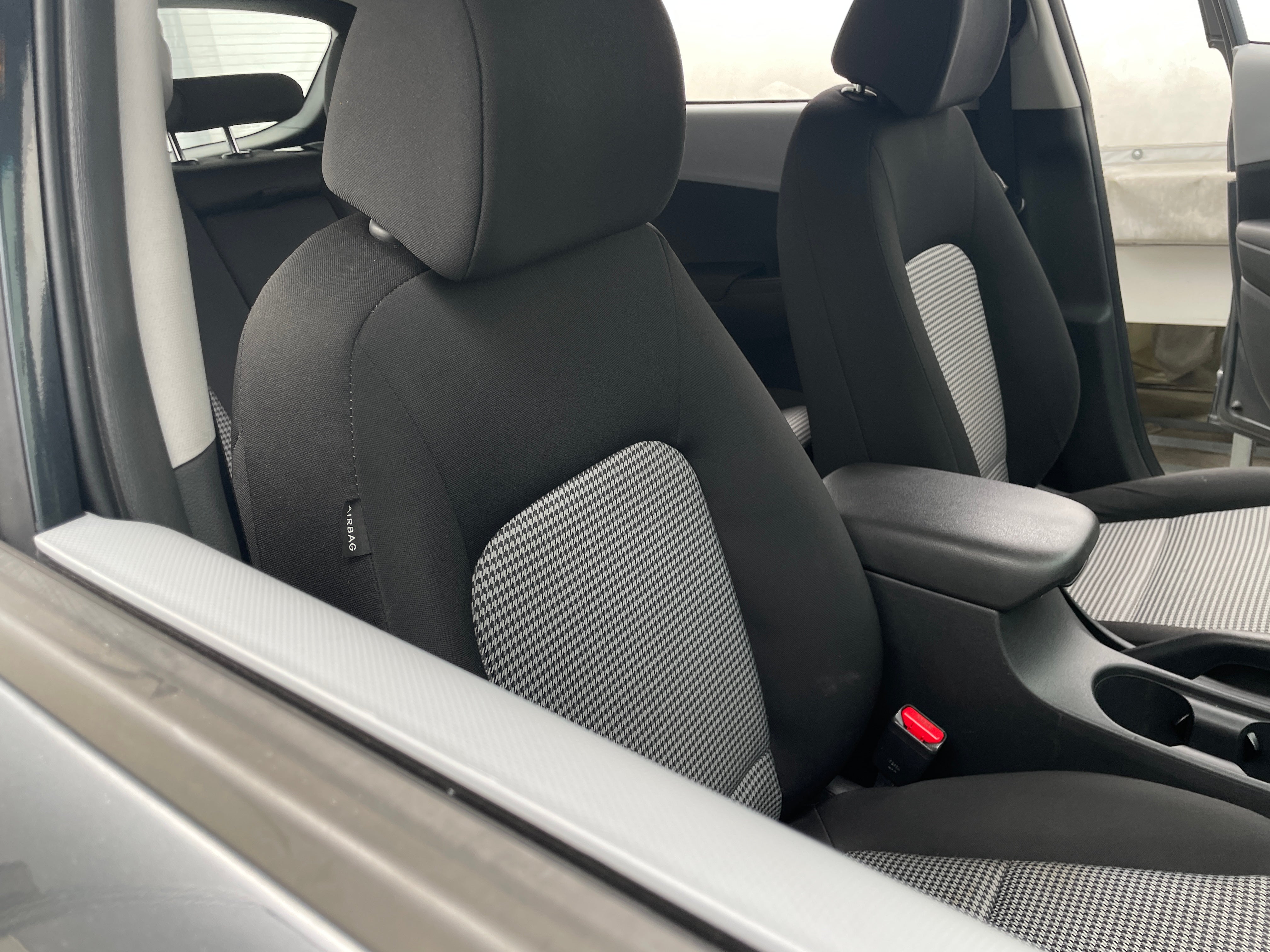 Used 2020 Hyundai Kona SE with VIN KM8K12AA1LU439743 for sale in Auburn, WA