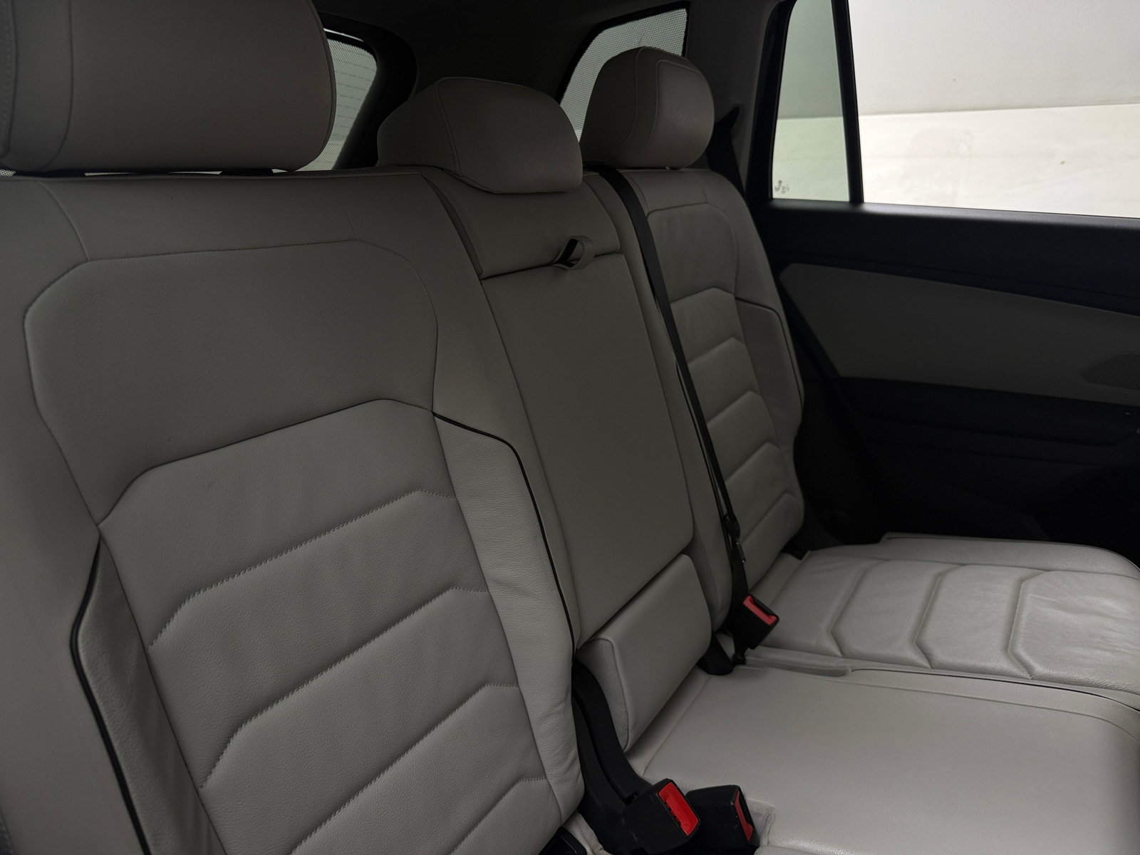 Thumbnail: 2018 Volkswagen Tiguan - 5