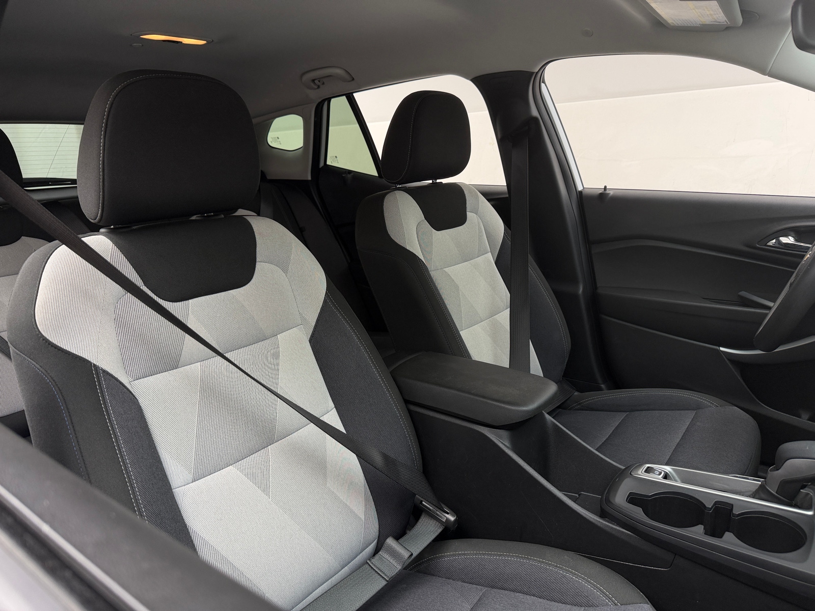 Thumbnail: 2025 Chevrolet Trax - 2