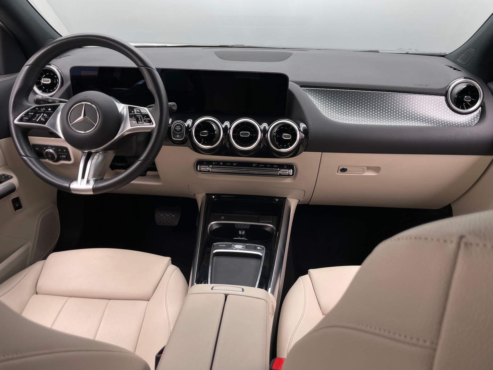 Thumbnail: 2025 Mercedes-Benz GLA - 2