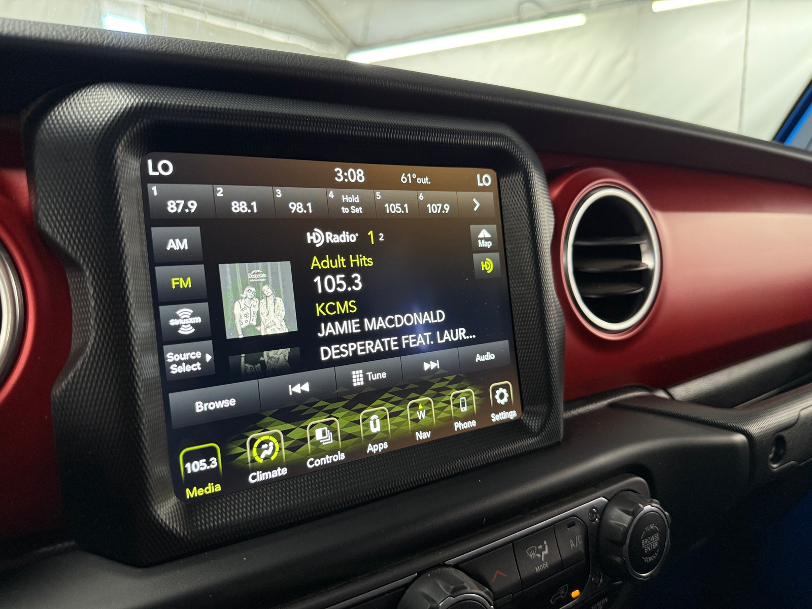 Thumbnail: 2023 Jeep Gladiator - 3
