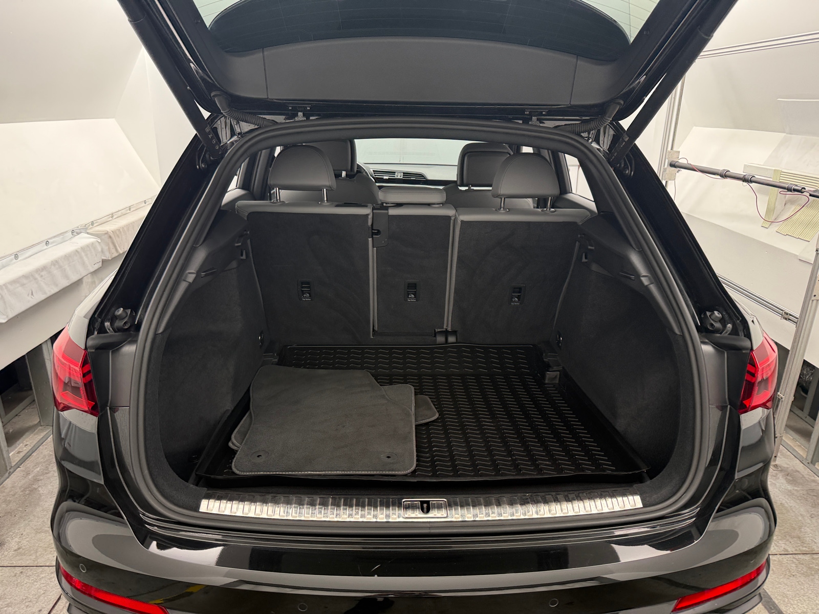 Thumbnail: 2022 Audi Q3 - 6