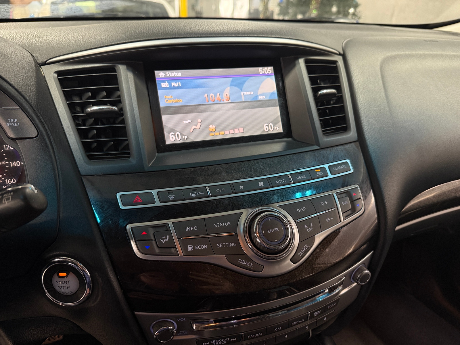 Thumbnail: 2015 INFINITI QX60 - 3