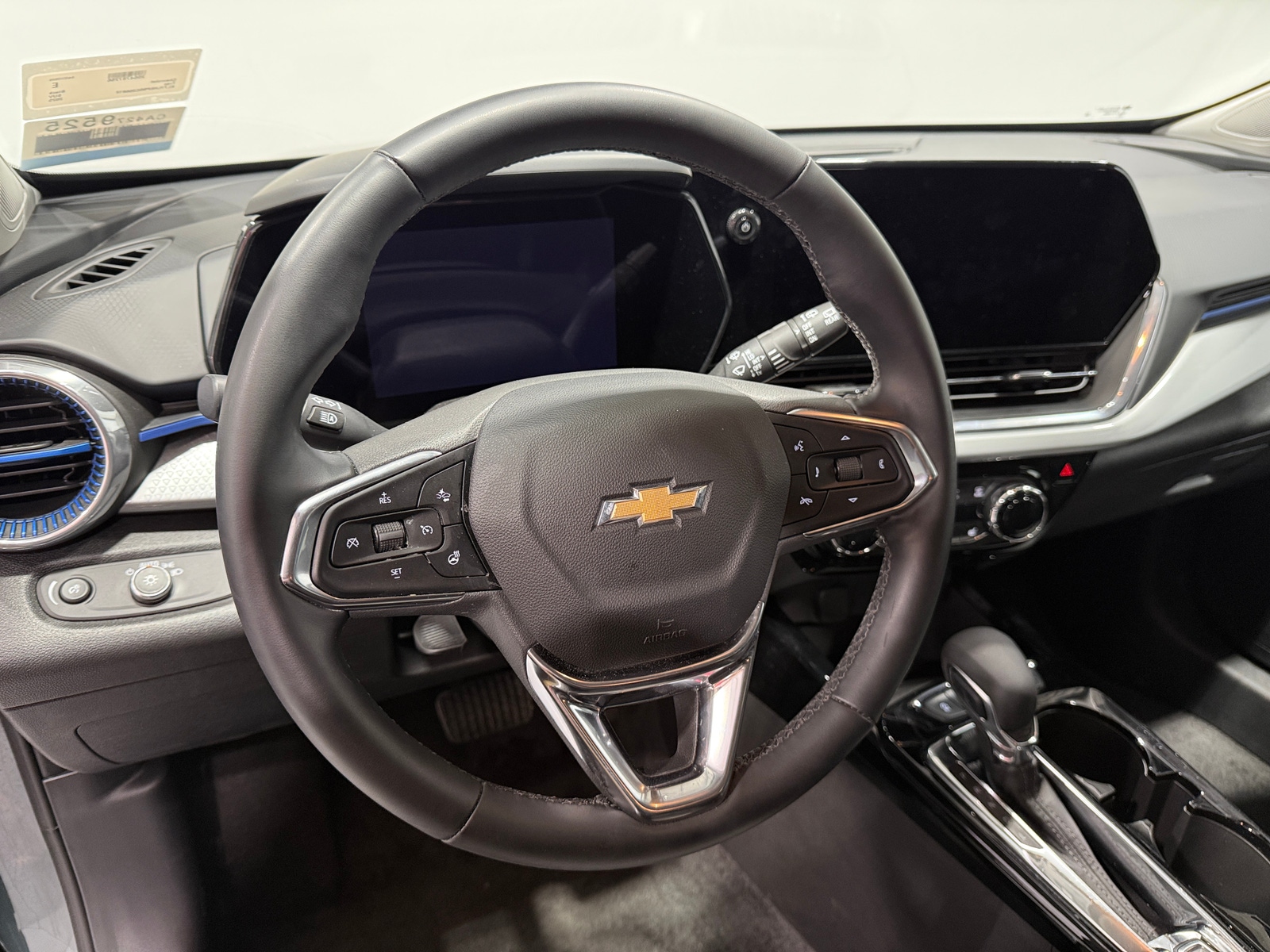 Thumbnail: 2025 Chevrolet Trax - 5