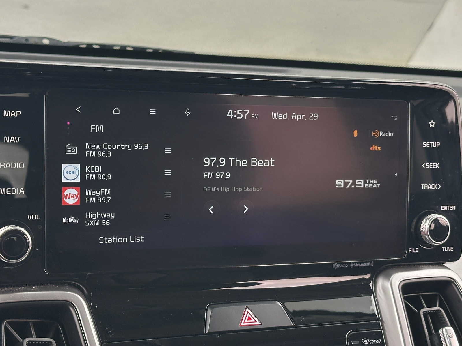 Thumbnail: 2023 Kia Sorento - 4