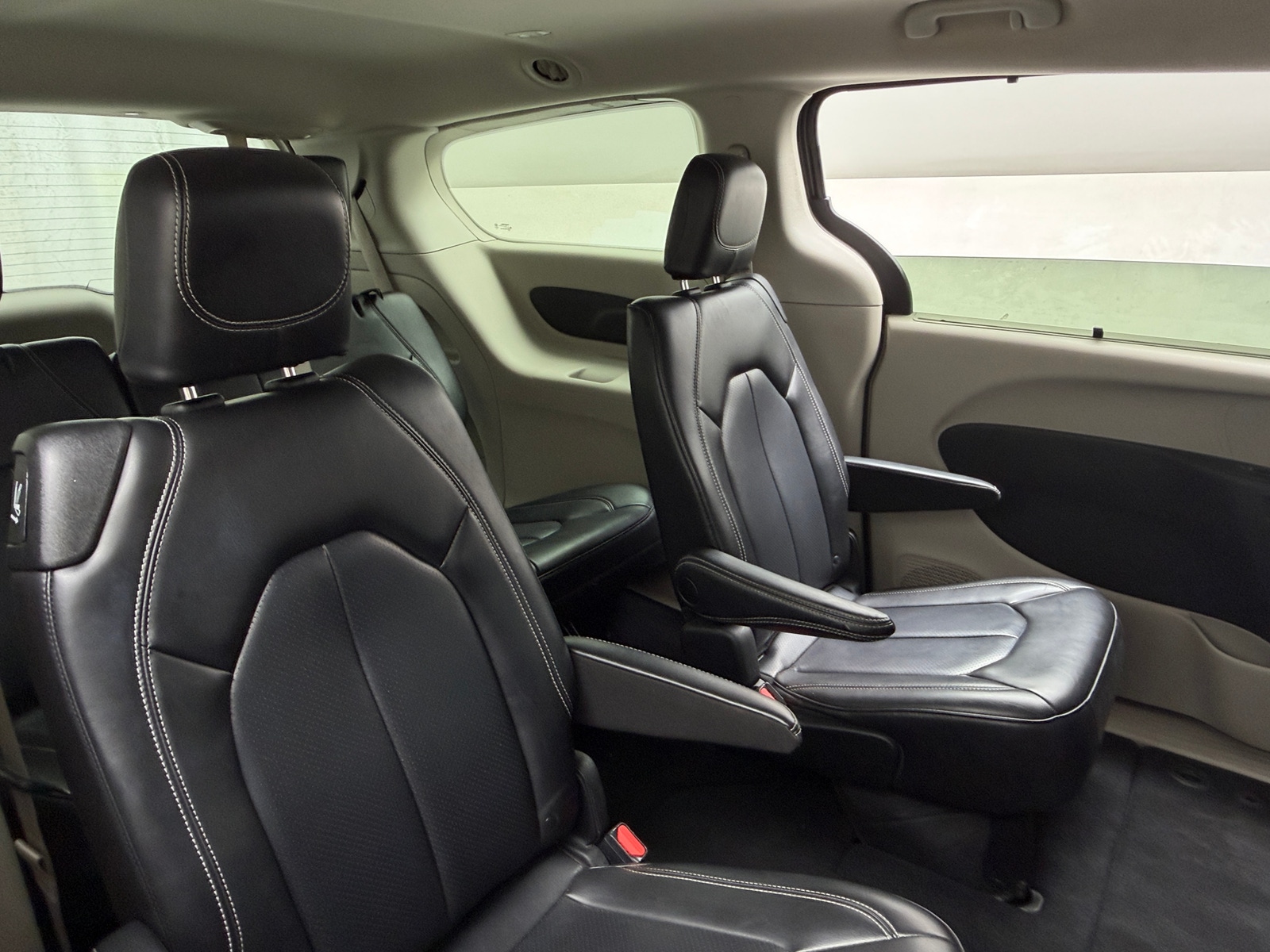 Thumbnail: 2023 Chrysler Pacifica - 5