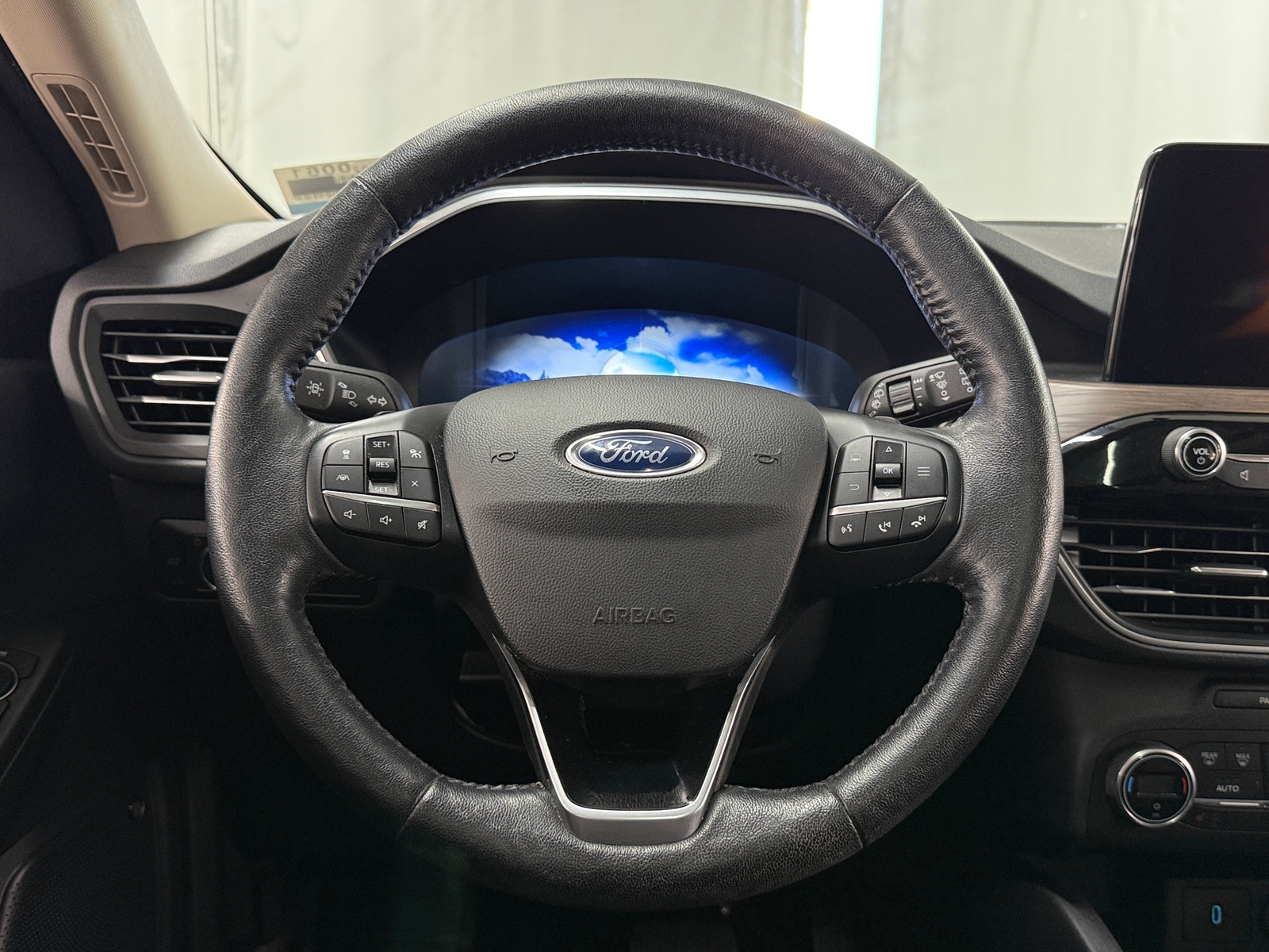 Thumbnail: 2020 Ford Escape - 4