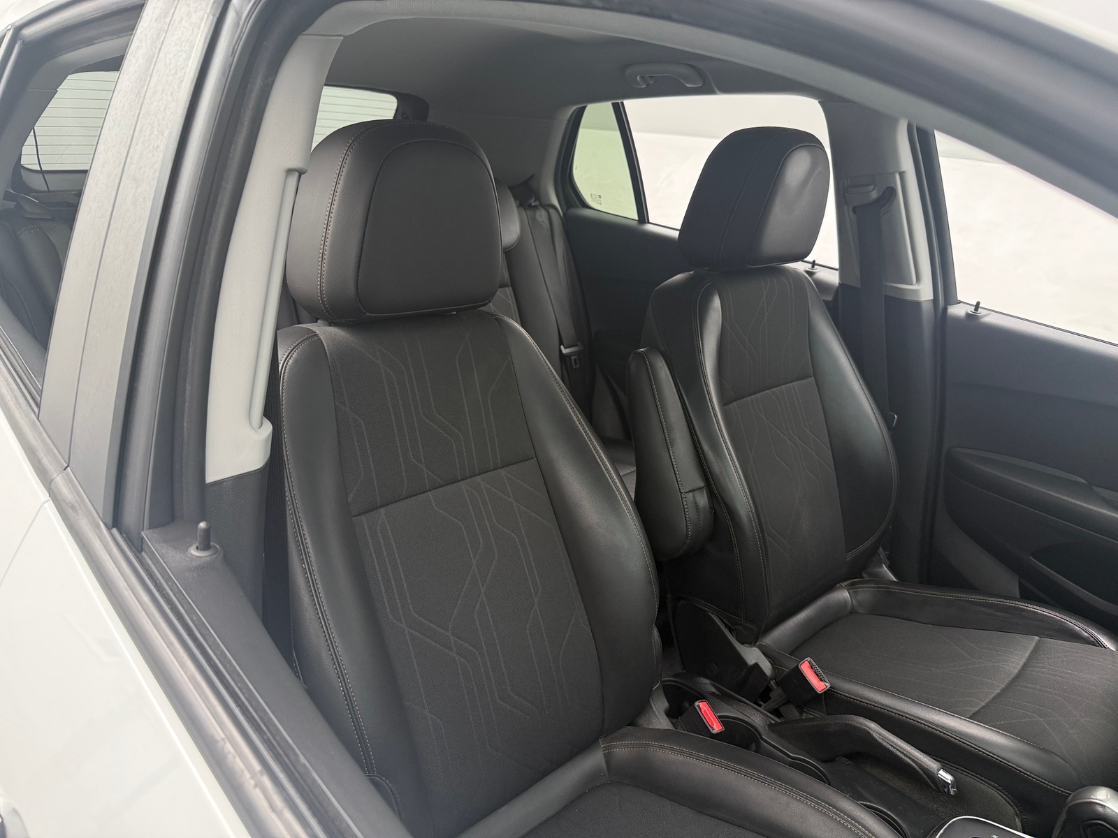 Thumbnail: 2022 Chevrolet Trax - 2