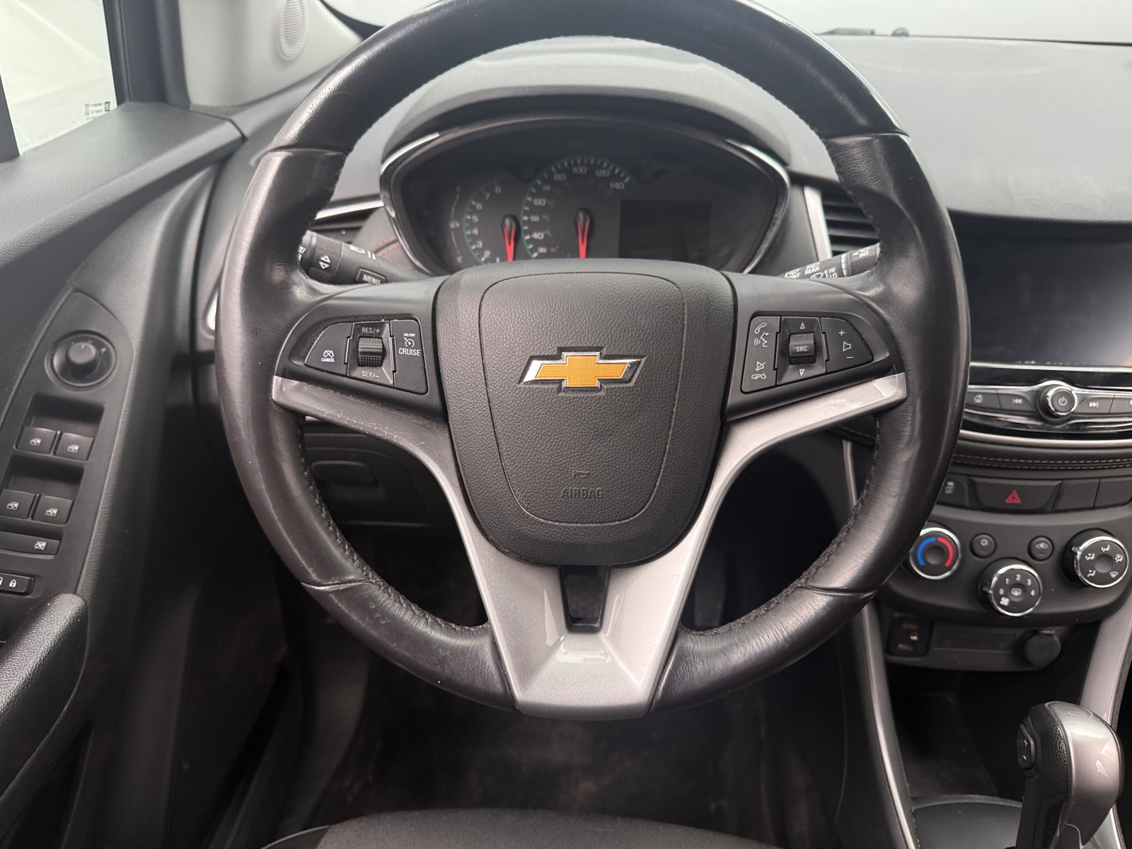 Thumbnail: 2022 Chevrolet Trax - 5