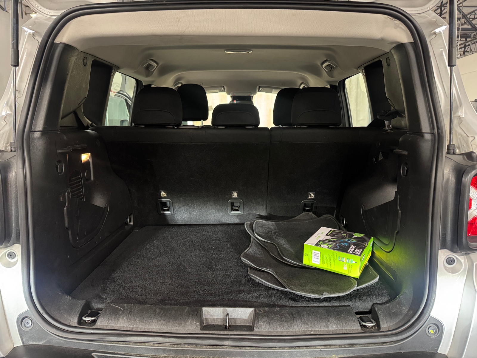 Thumbnail: 2021 Jeep Renegade - 7