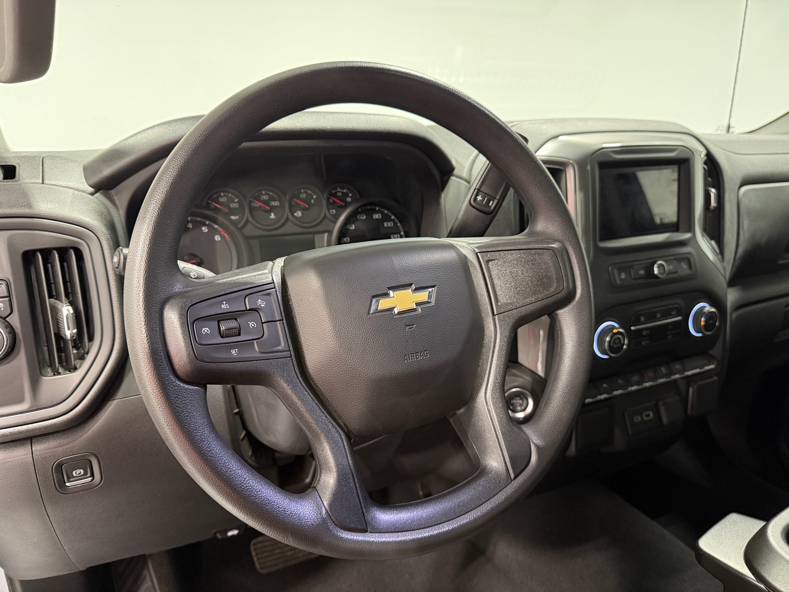 Thumbnail: 2024 Chevrolet Silverado 1500 - 5