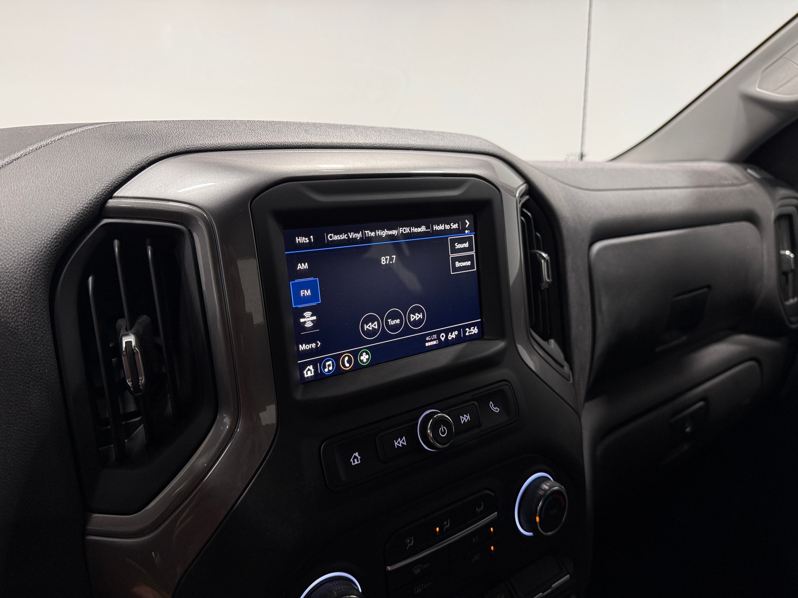 Thumbnail: 2024 Chevrolet Silverado 1500 - 4
