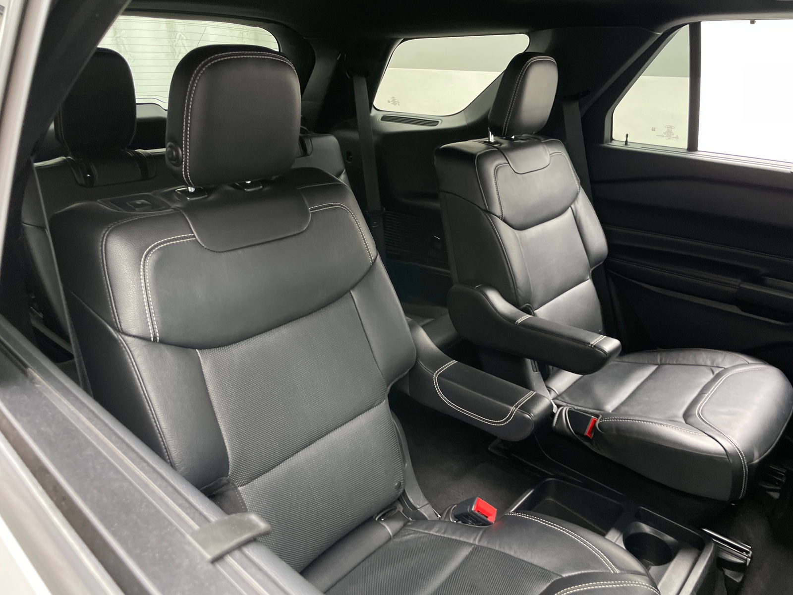 Thumbnail: 2020 Ford Explorer - 5