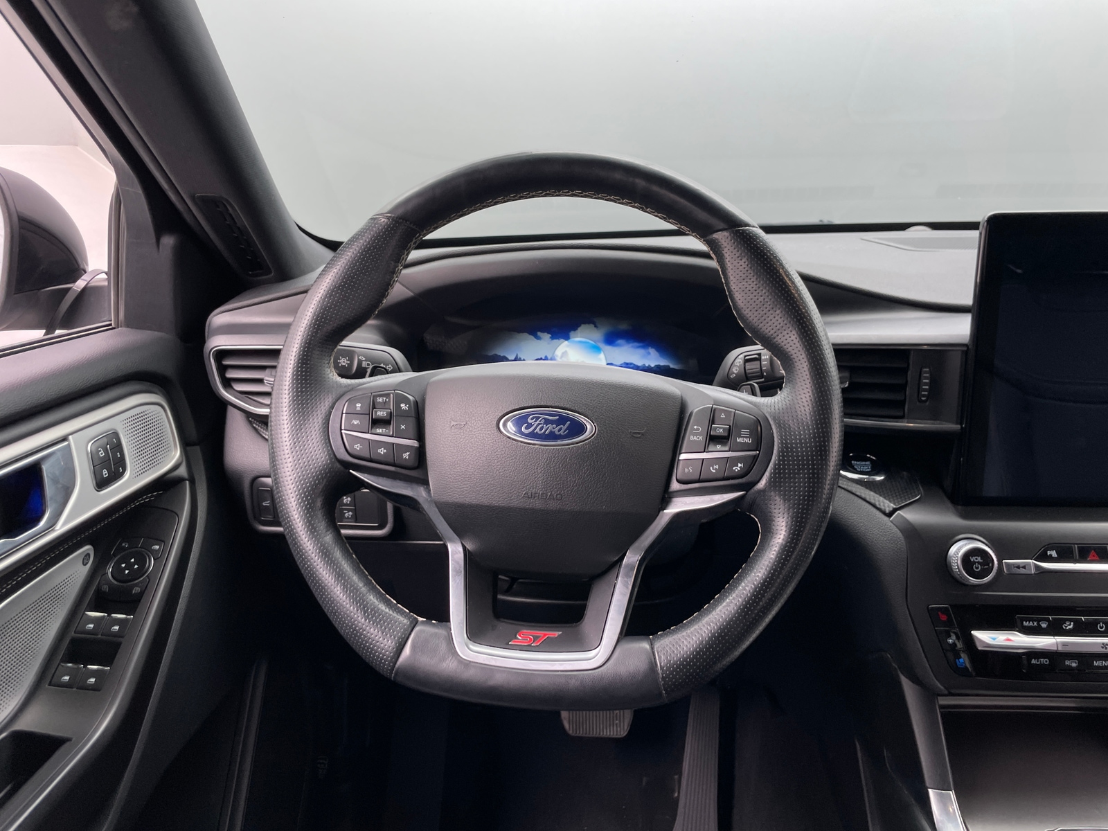 Thumbnail: 2020 Ford Explorer - 4