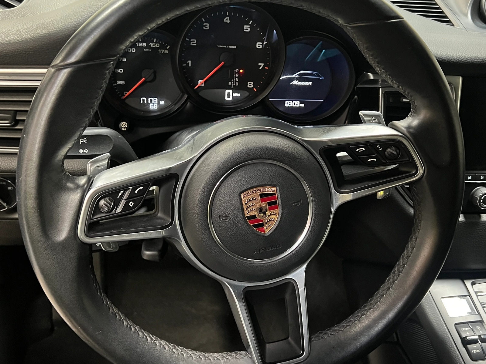 Thumbnail: 2018 Porsche Macan - 4