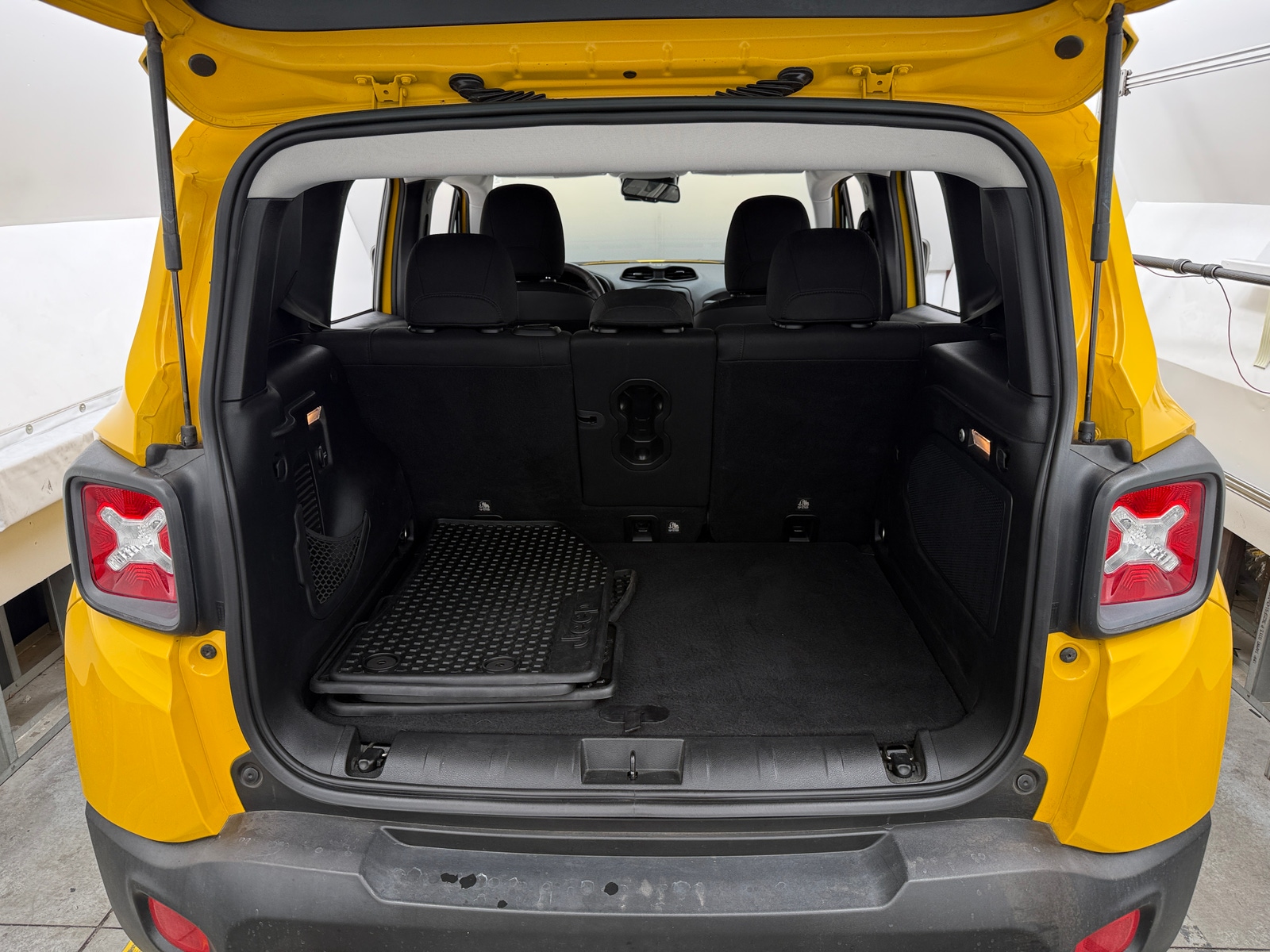 Thumbnail: 2016 Jeep Renegade - 7