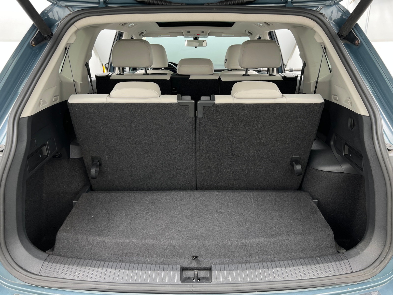Thumbnail: 2019 Volkswagen Tiguan - 6