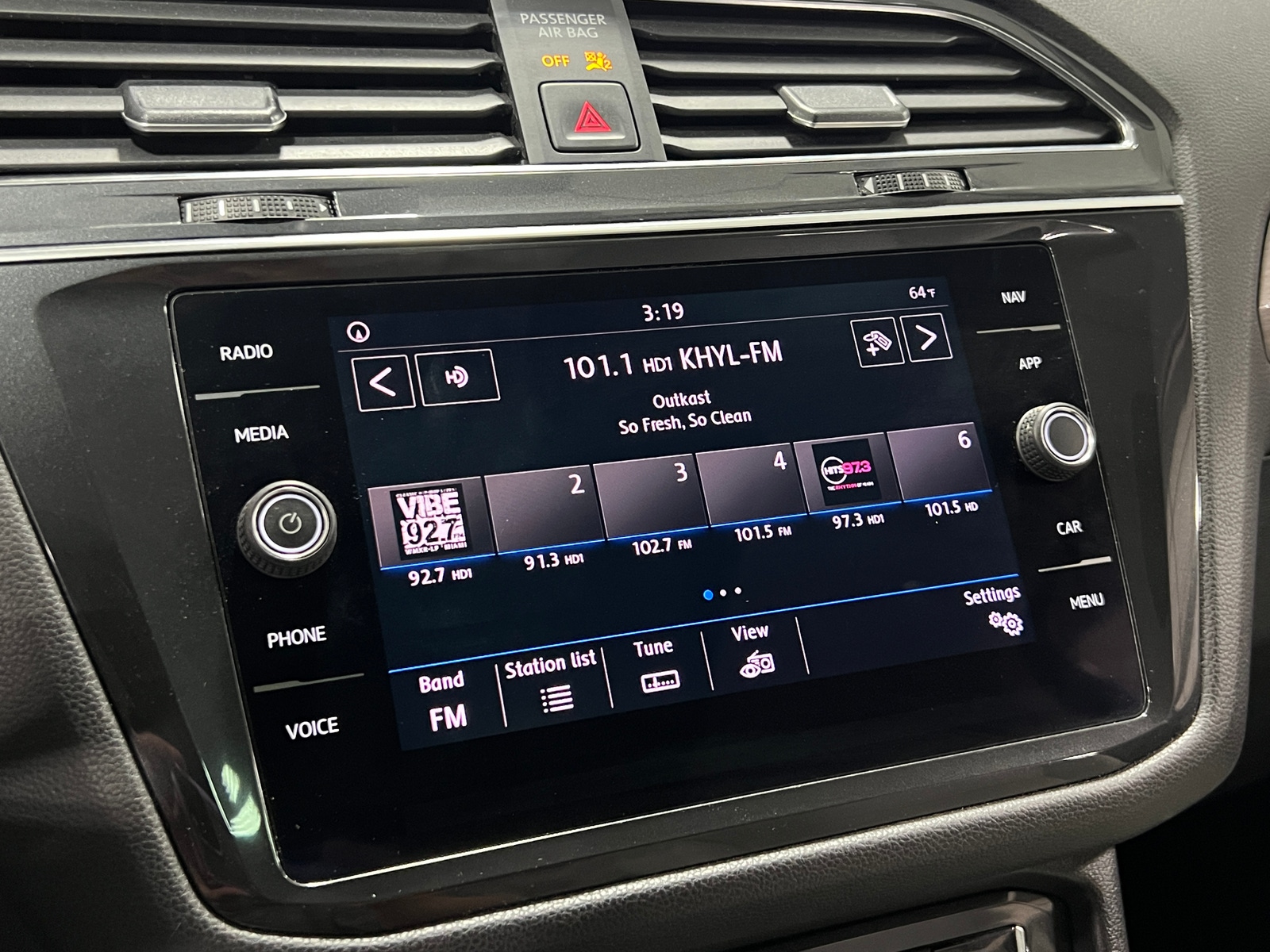 Thumbnail: 2019 Volkswagen Tiguan - 3