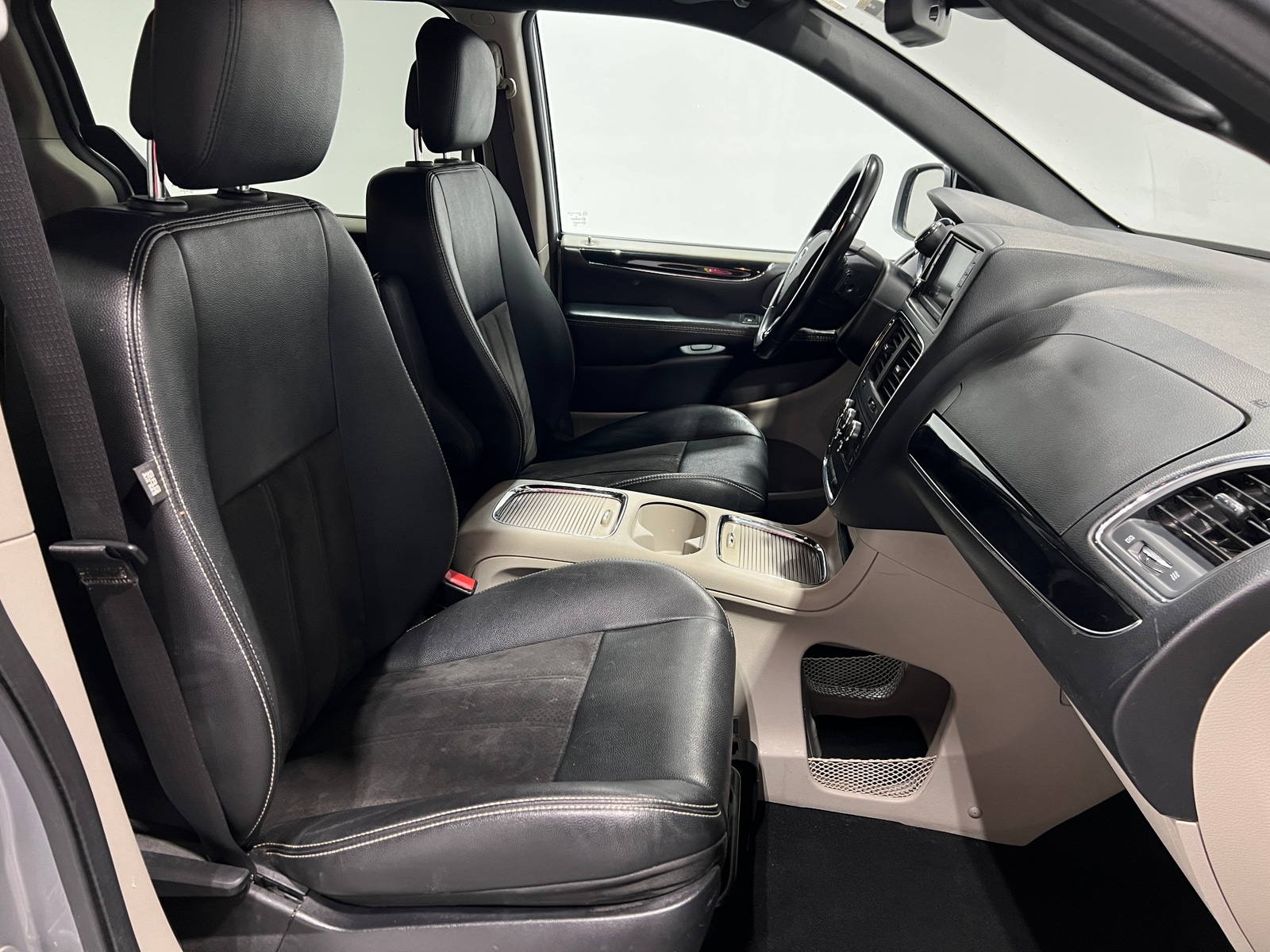 Thumbnail: 2020 Dodge Grand Caravan - 2